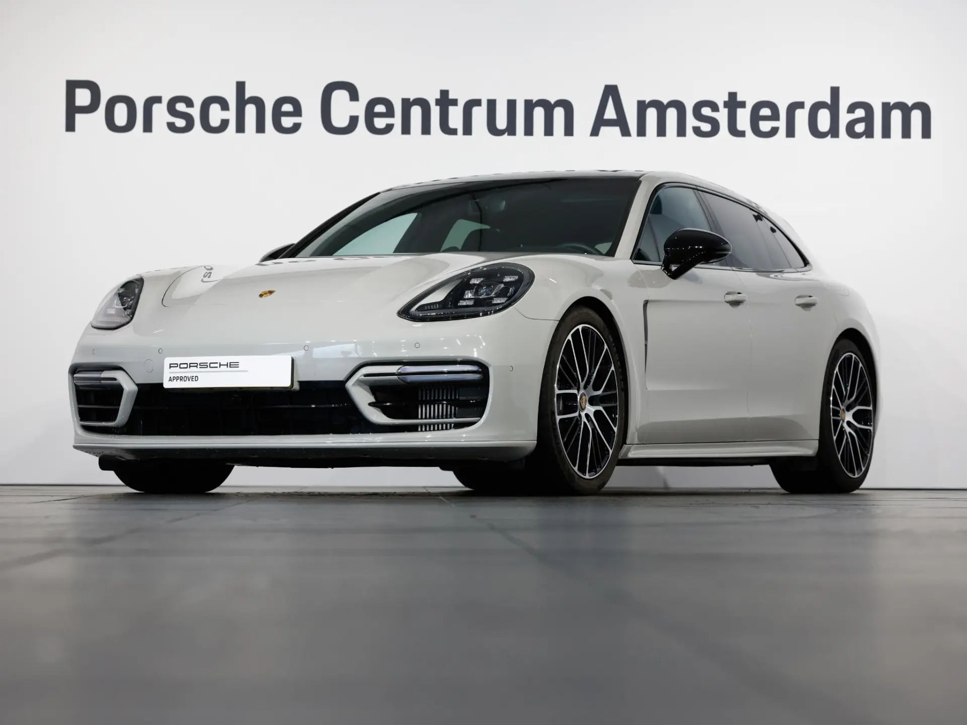 Panamera Sport Turismo 4 E-Hybrid Platinum Edition
