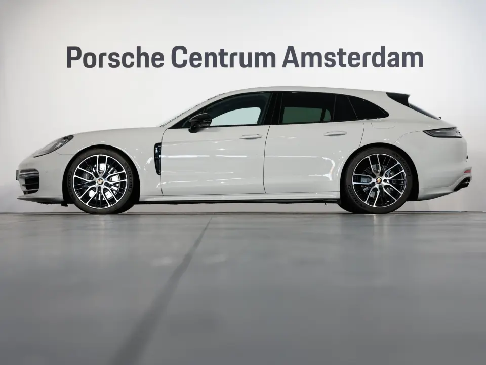 Porsche Panamera Sport Turismo 4 E-Hybrid Platinum Edition