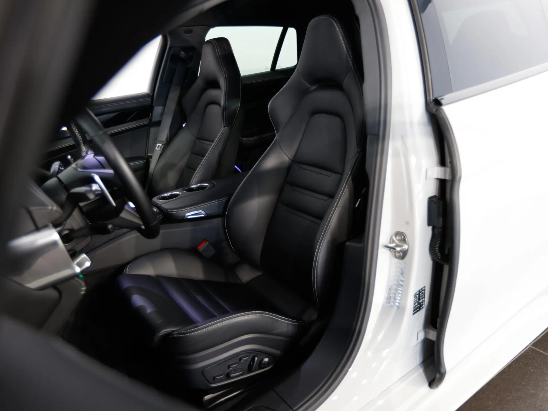 Panamera Sport Turismo 4 E-Hybrid Platinum Edition