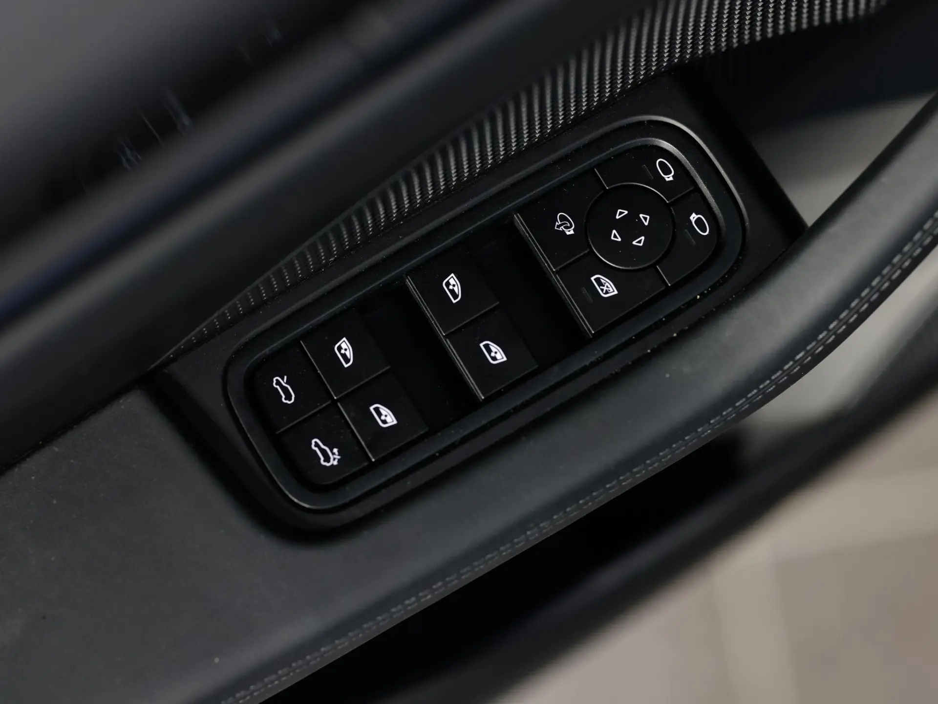 Macan 4