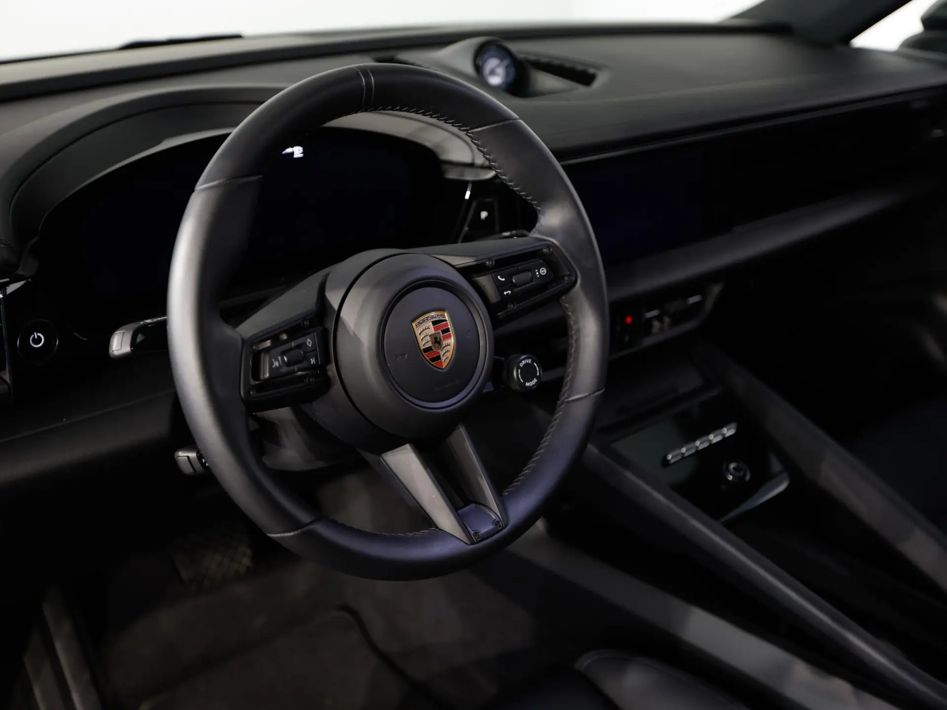 Macan 4