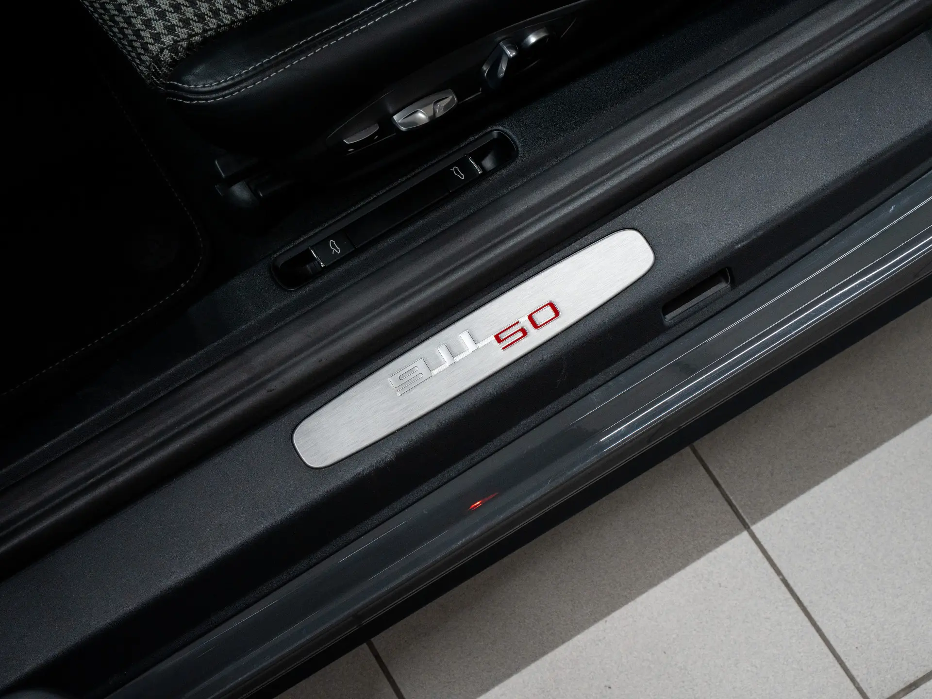 911 Carrera S Coupe 50 Yrs Anniversary PDK X51