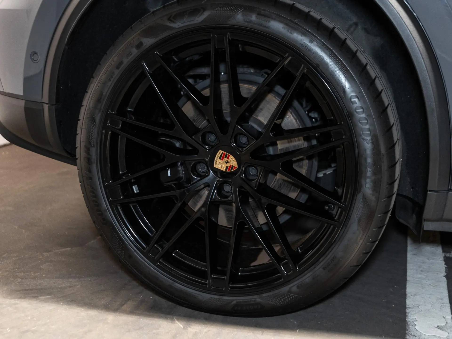 Macan 4 S 100 kWh
