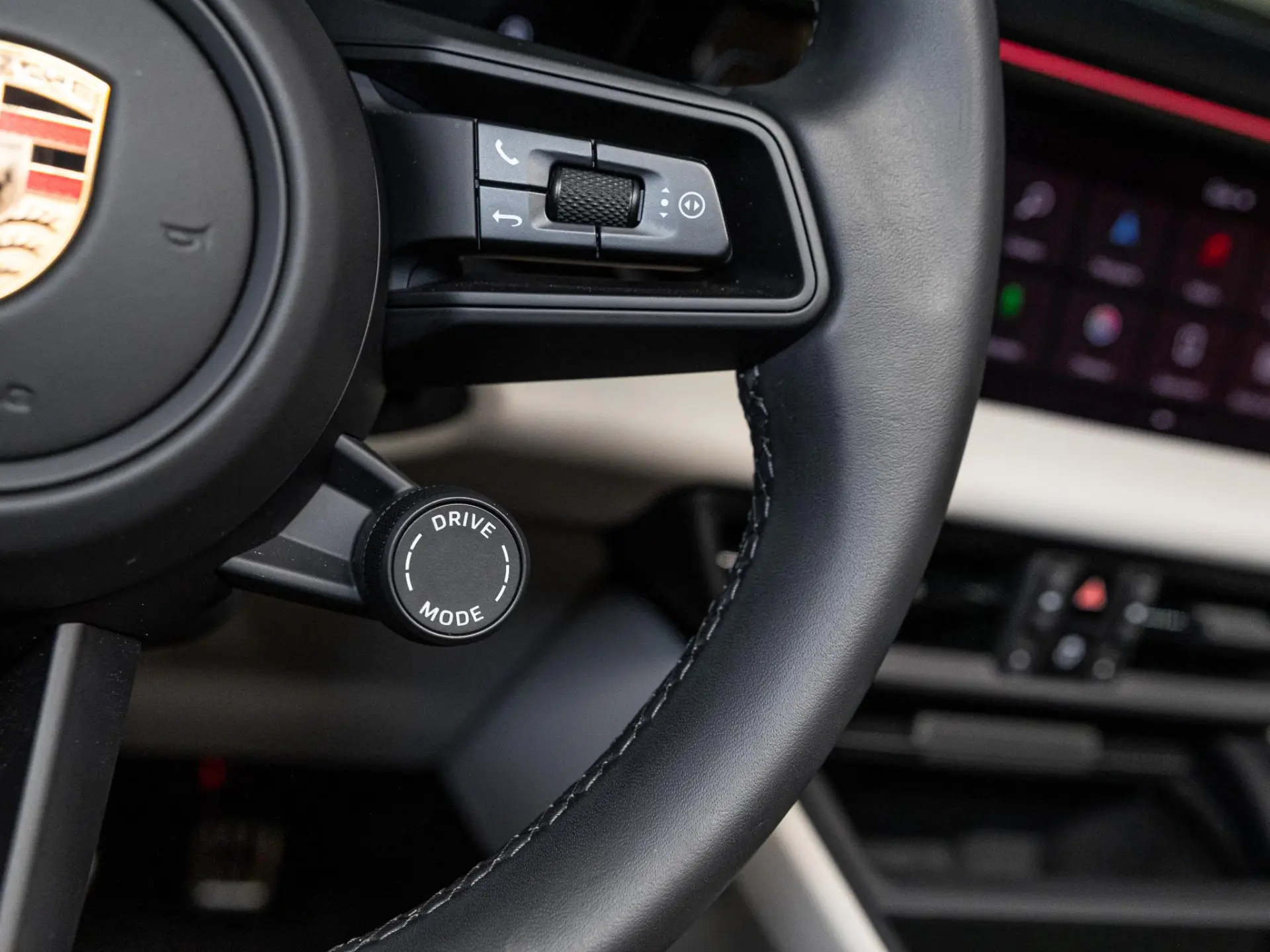 Macan 4 S 100 kWh