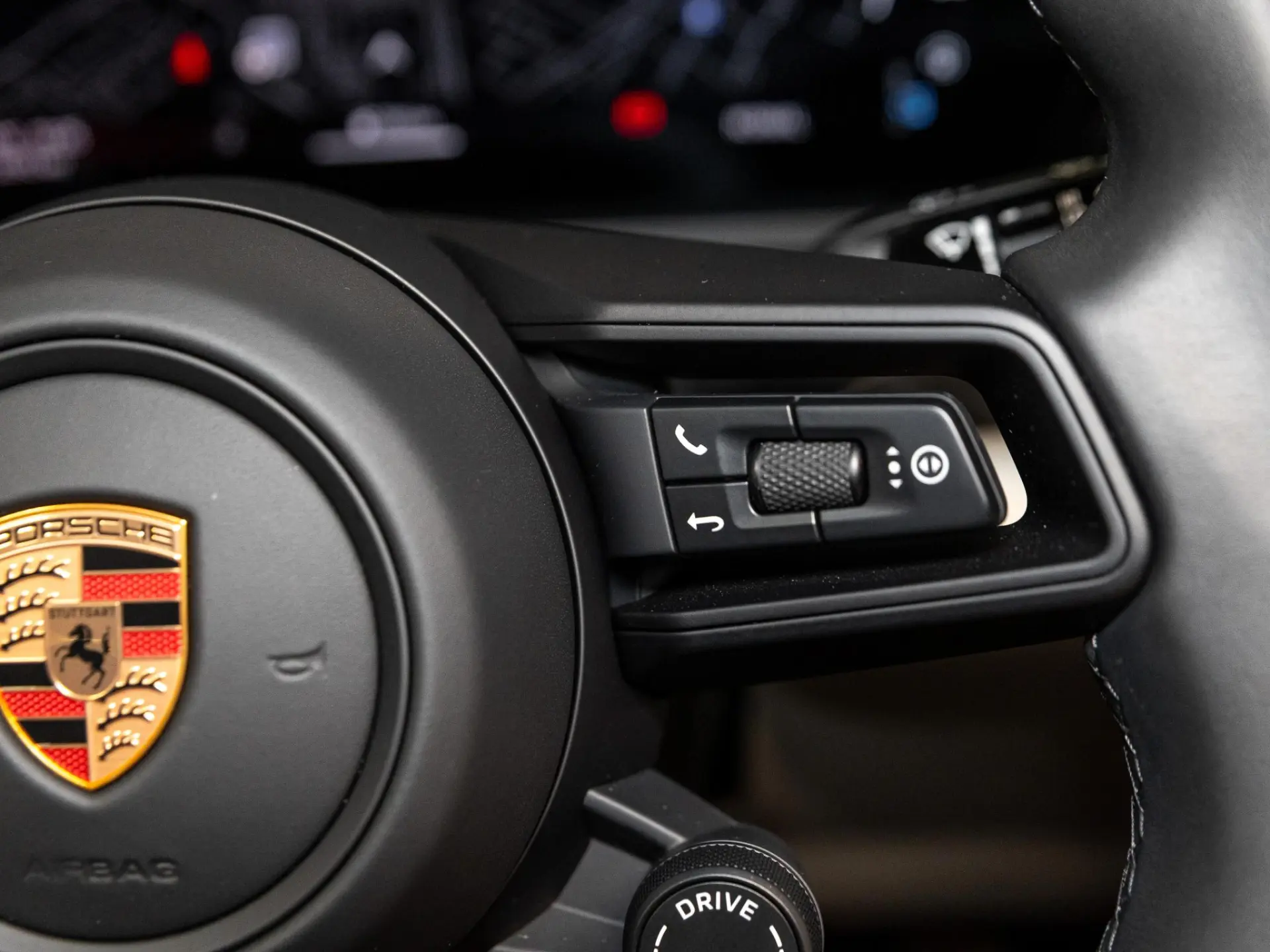 Macan 4 S 100 kWh