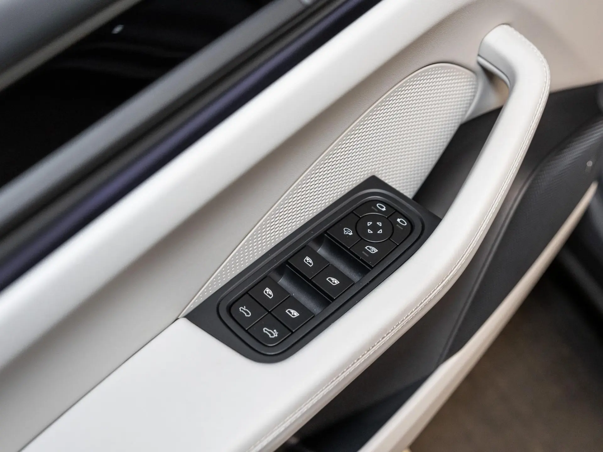 Macan 4 S 100 kWh