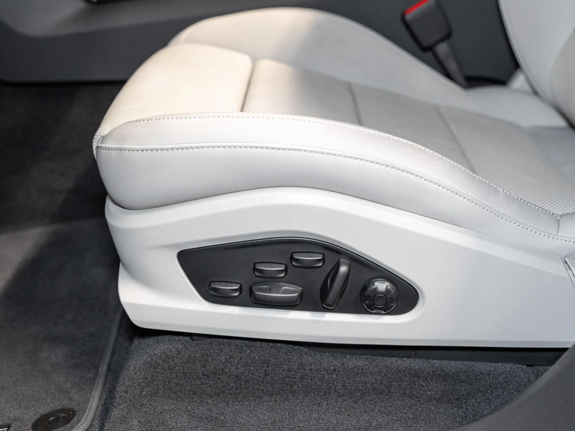 Macan 4 S 100 kWh