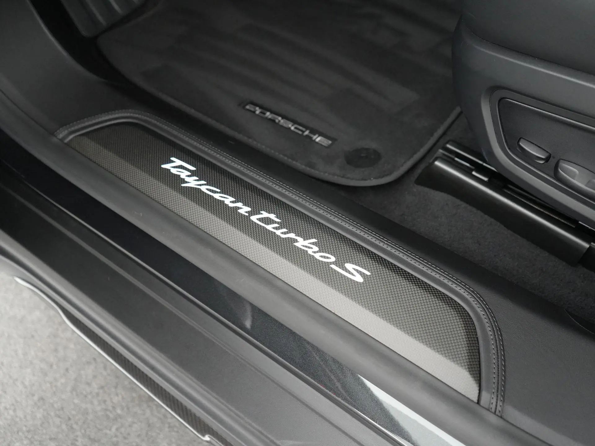 Taycan Cross Turismo Turbo S 93 kWh