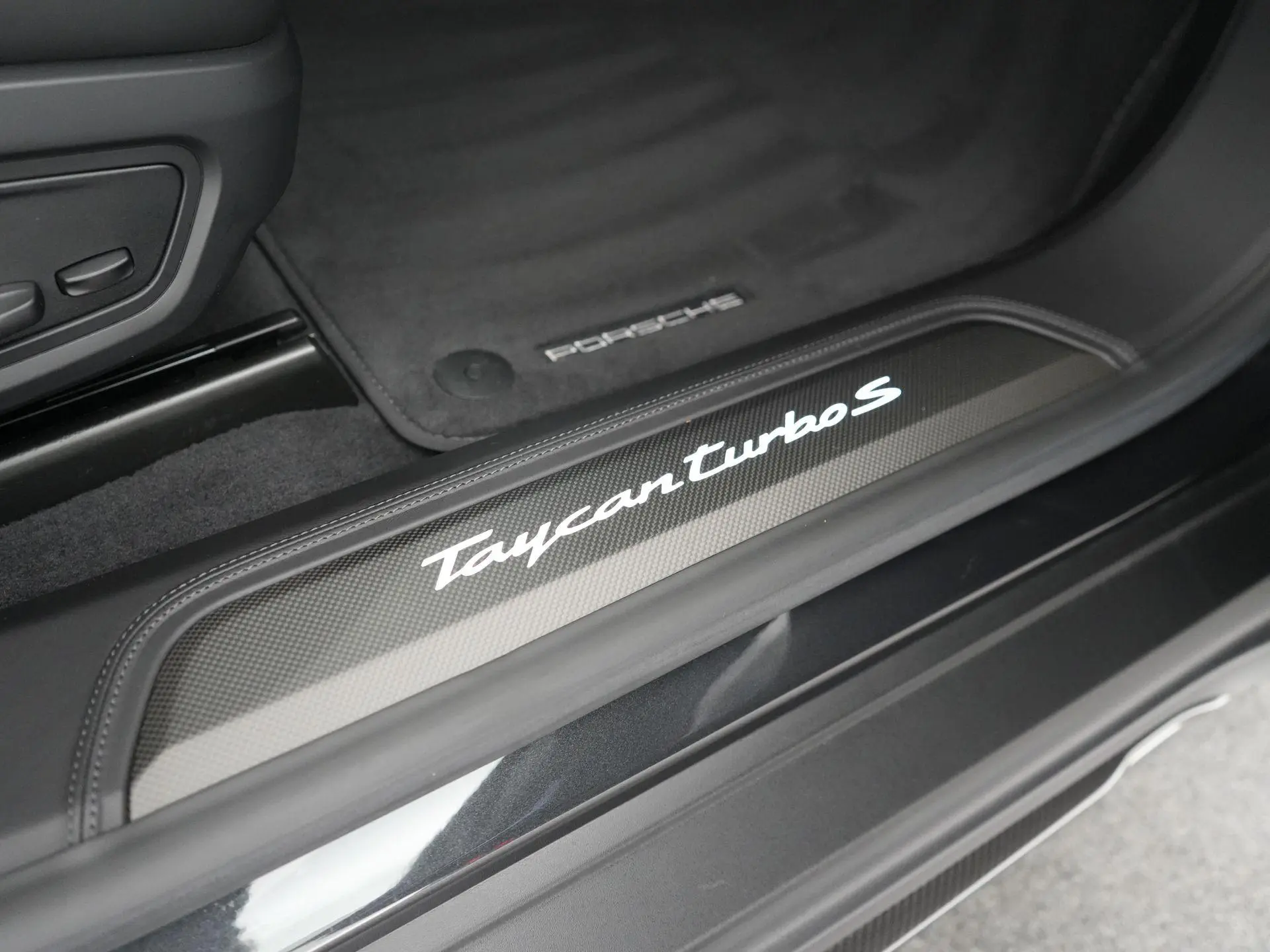 Taycan Cross Turismo Turbo S 93 kWh