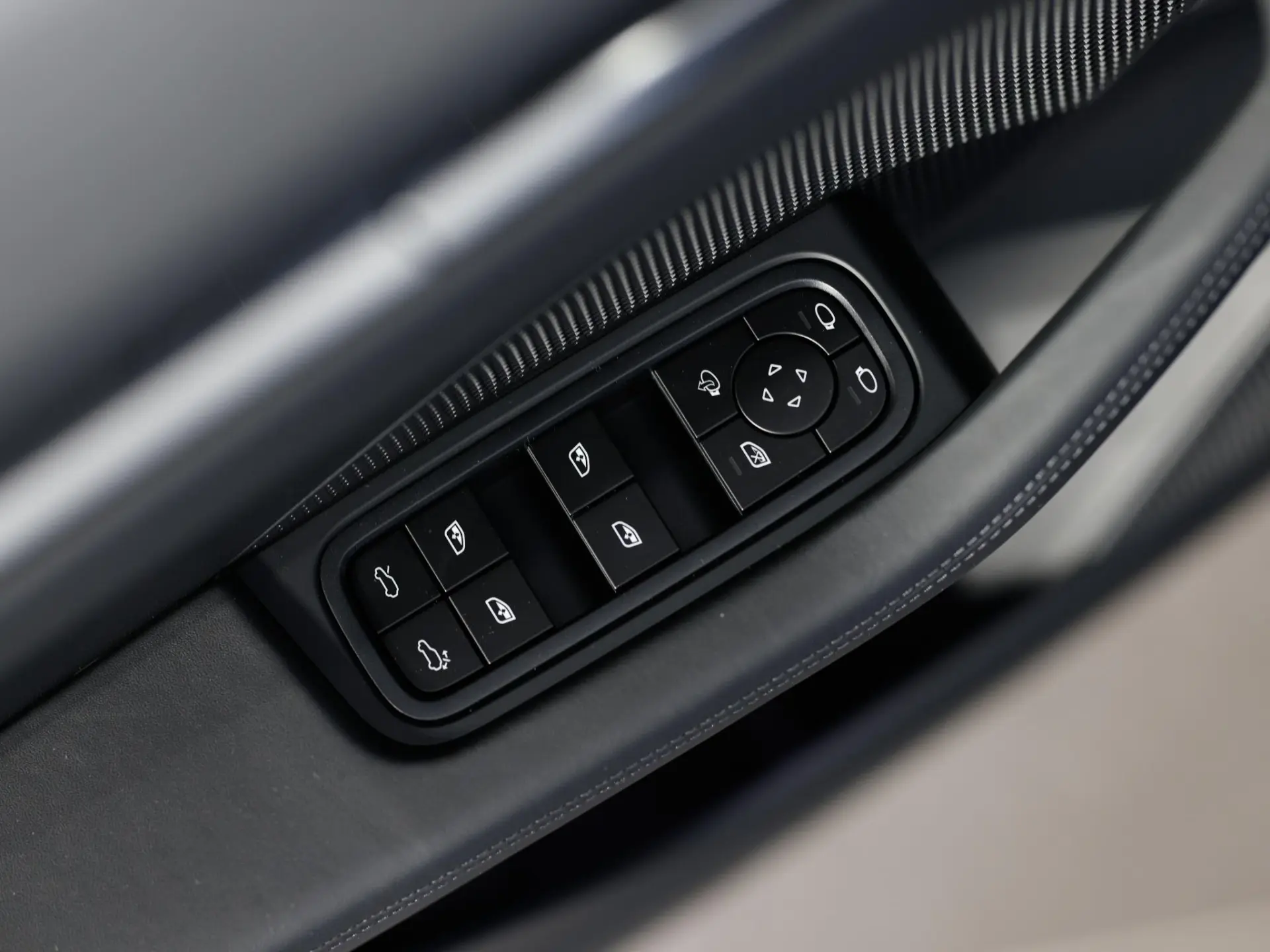 Macan 4