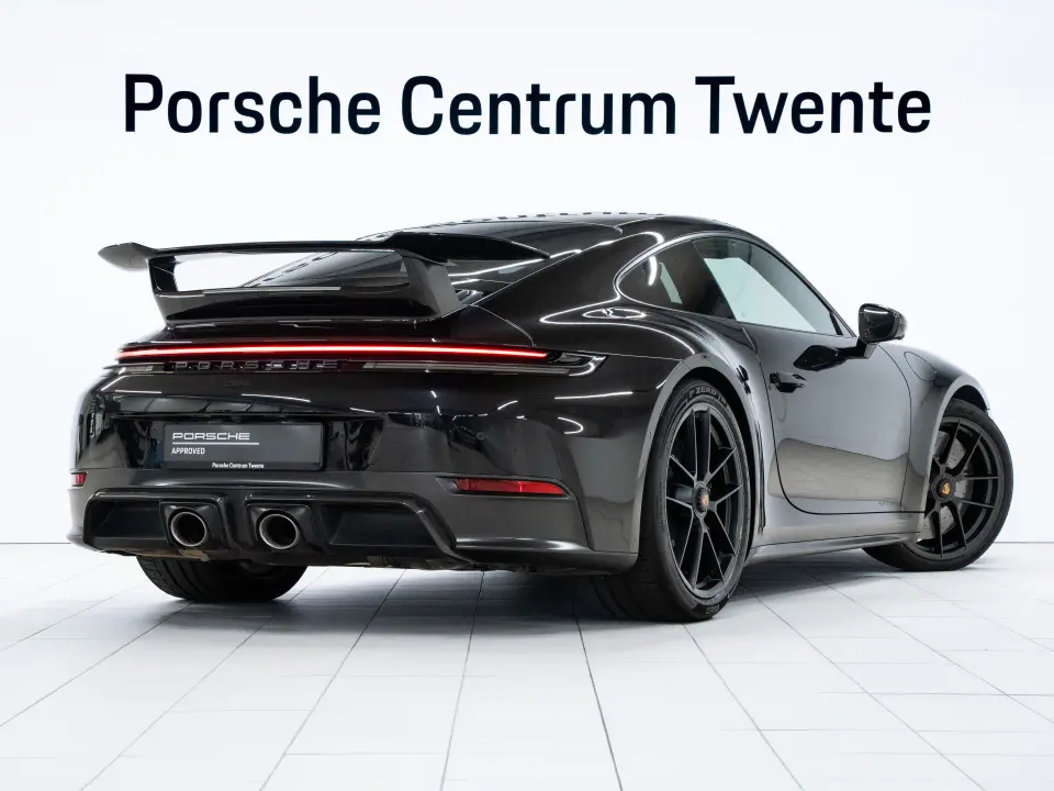 Porsche 911 Carrera 4 GTS