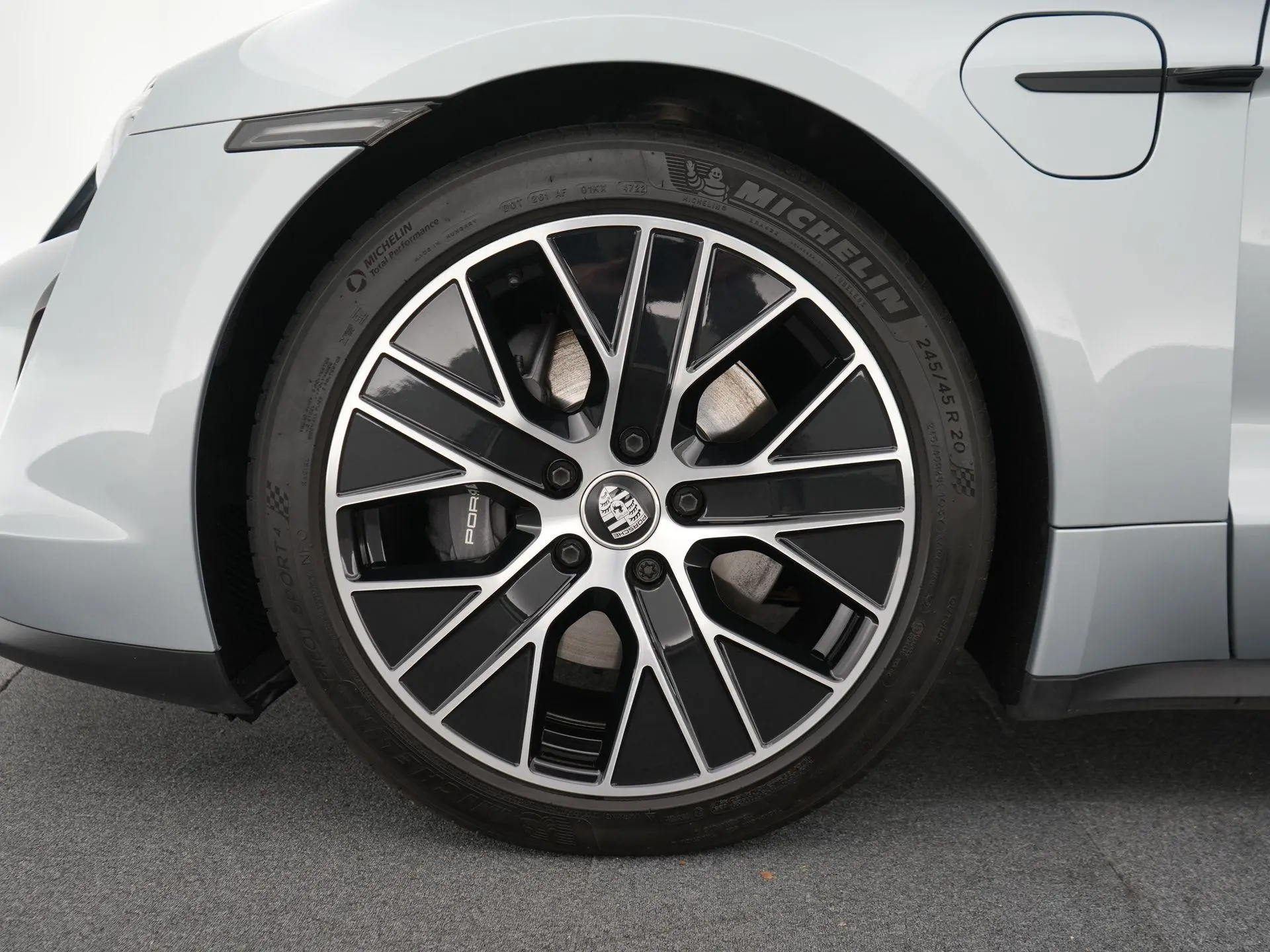 Taycan Performance 84 kWh