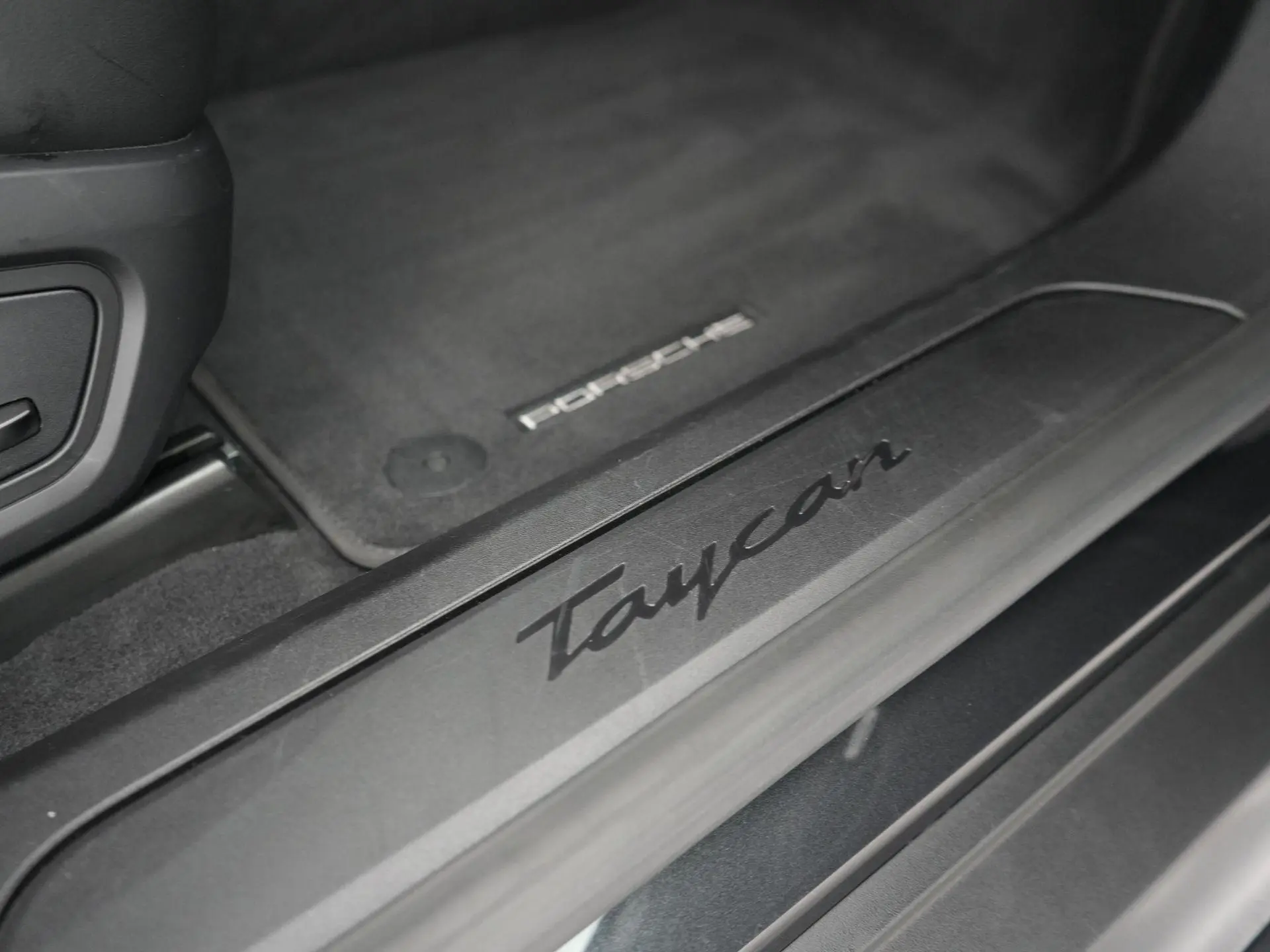 Taycan Performance 84 kWh