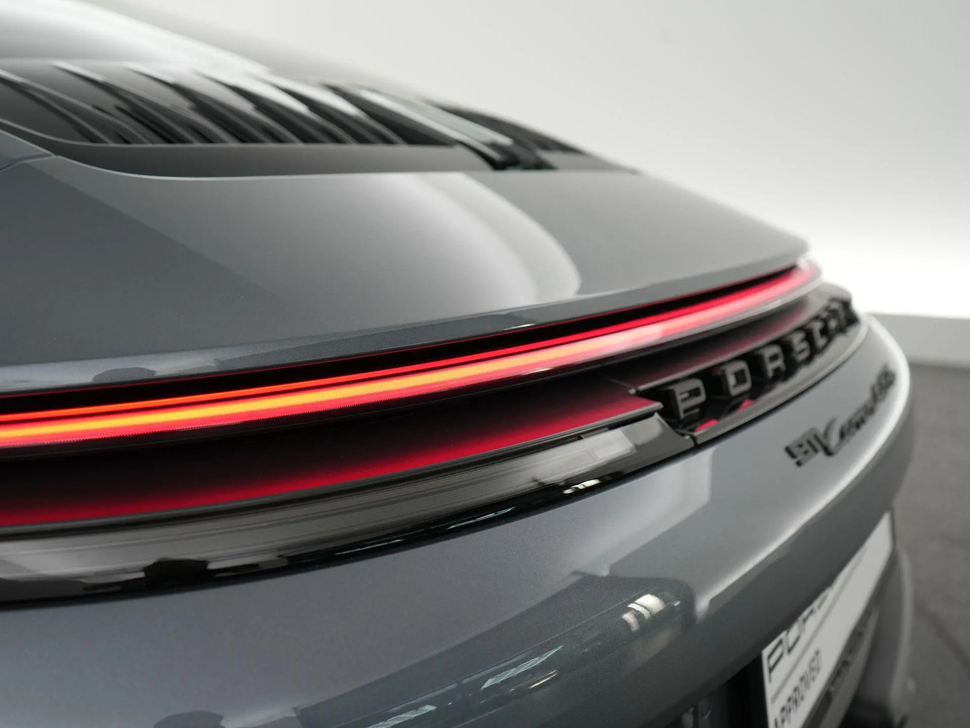 911 3.6 T-Hybrid Carrera 4 GTS