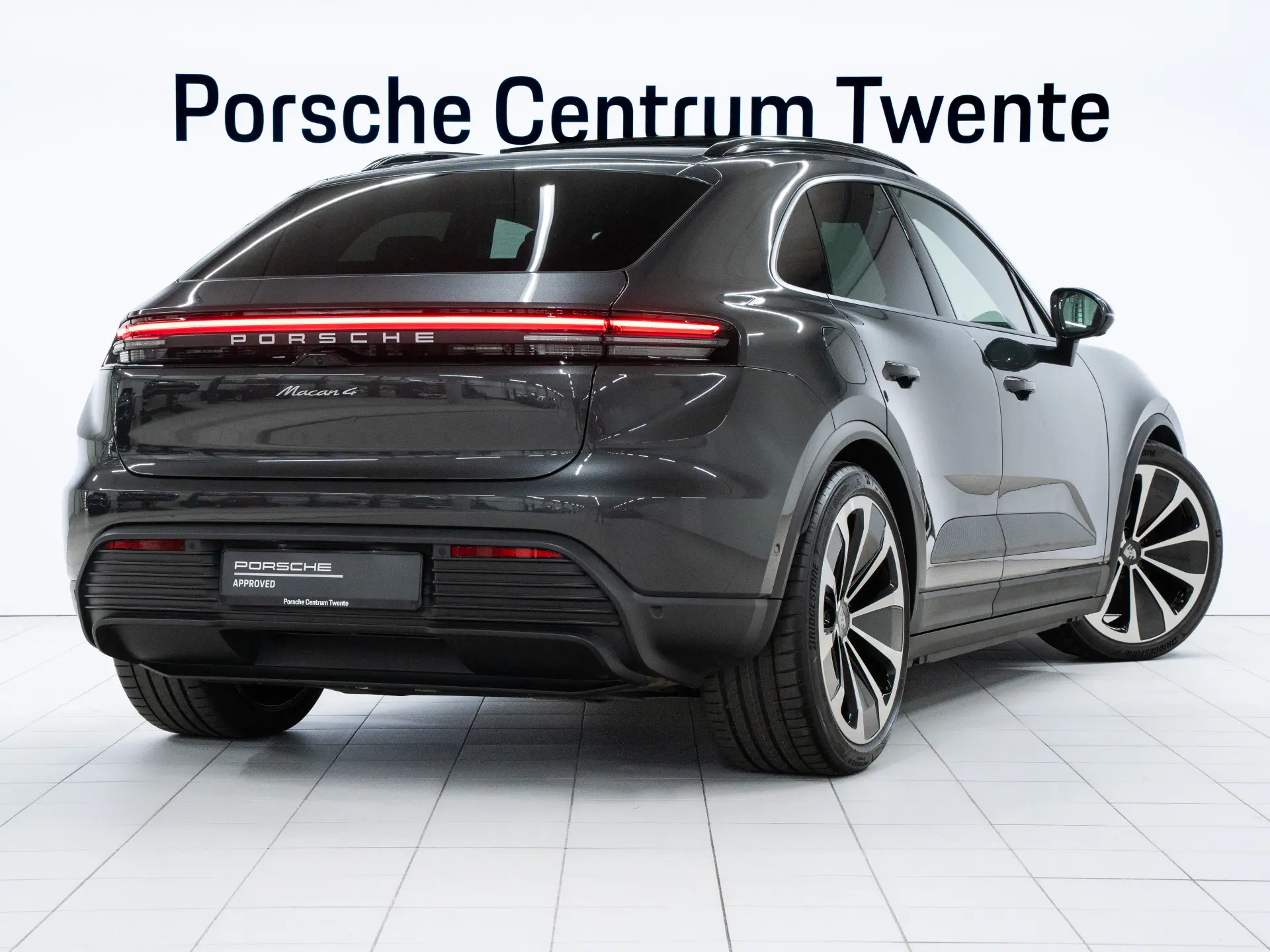 Macan 4