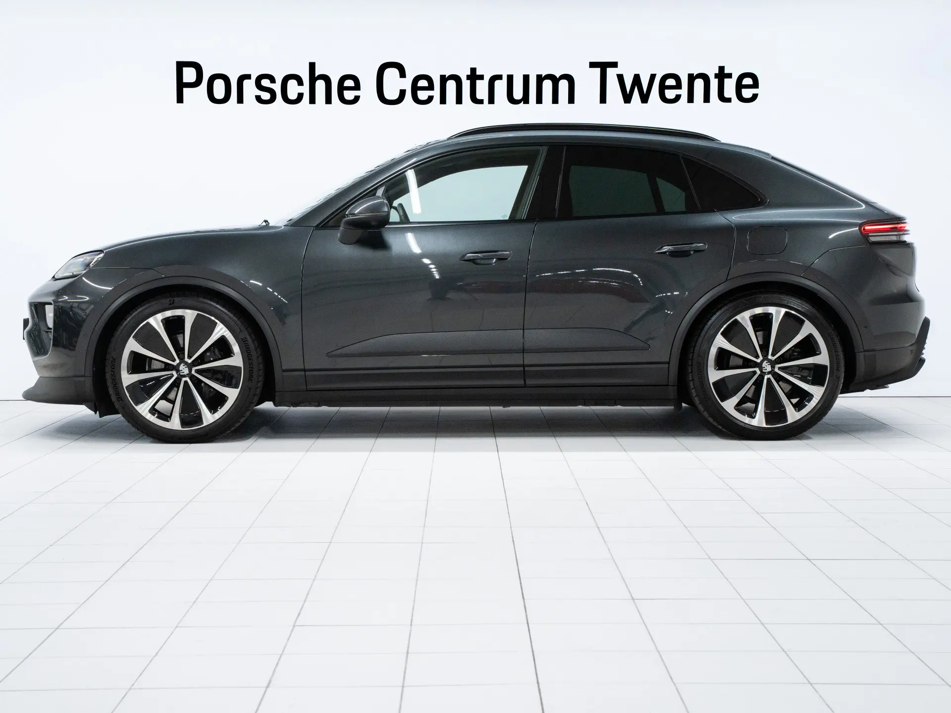 Macan 4
