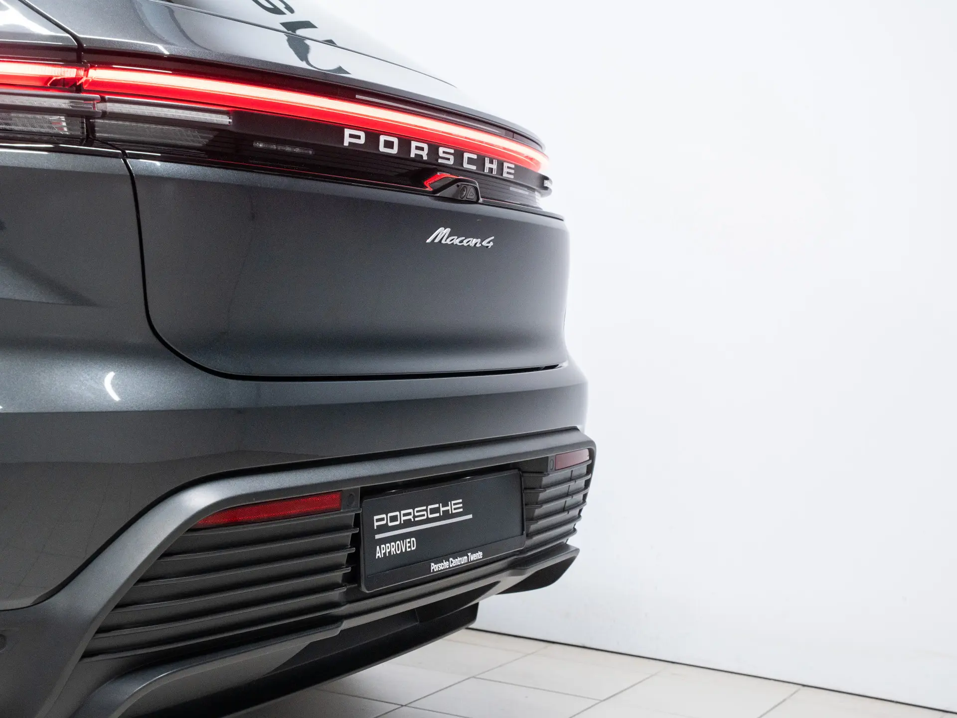 Macan 4
