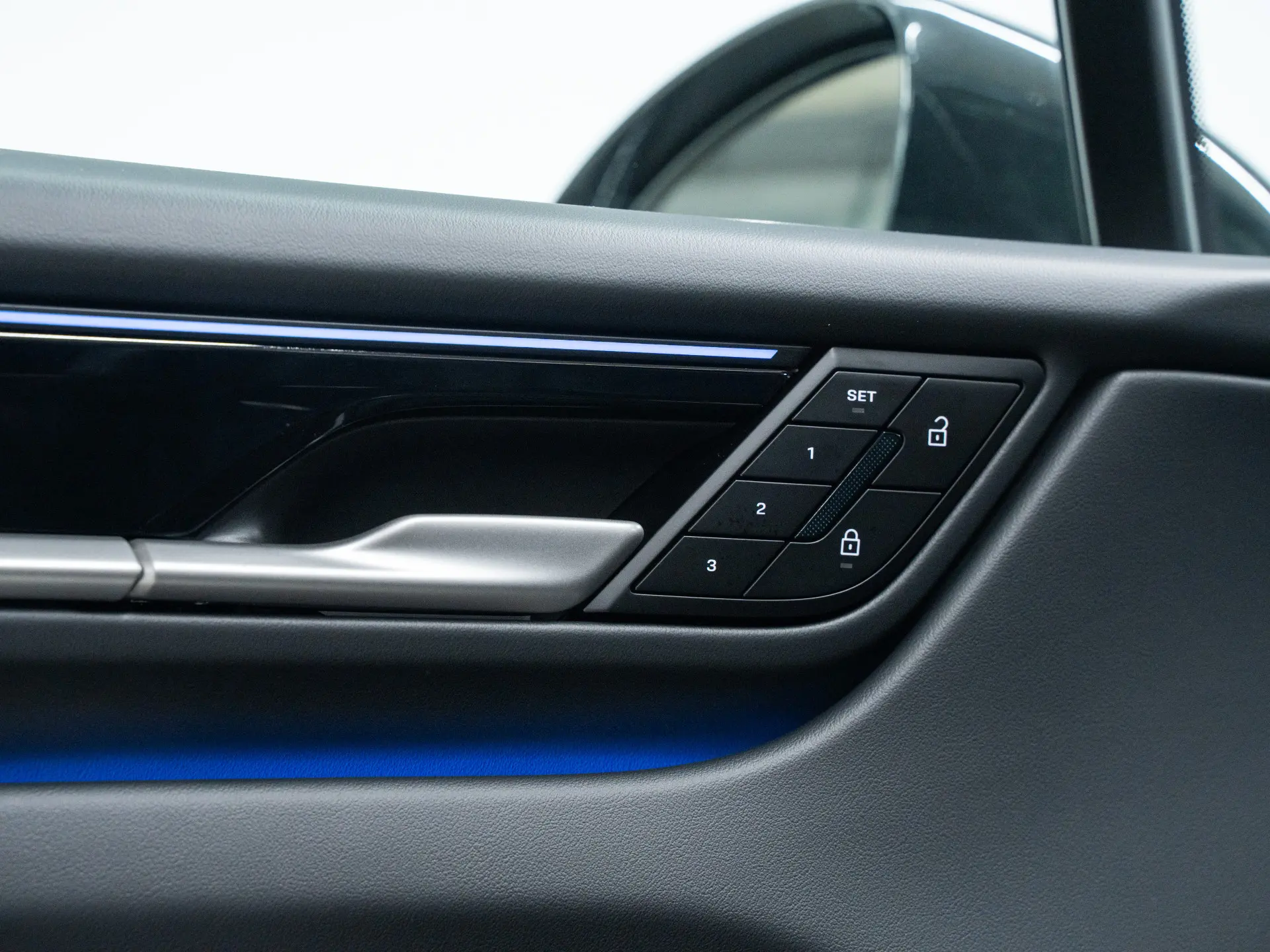 Macan 4