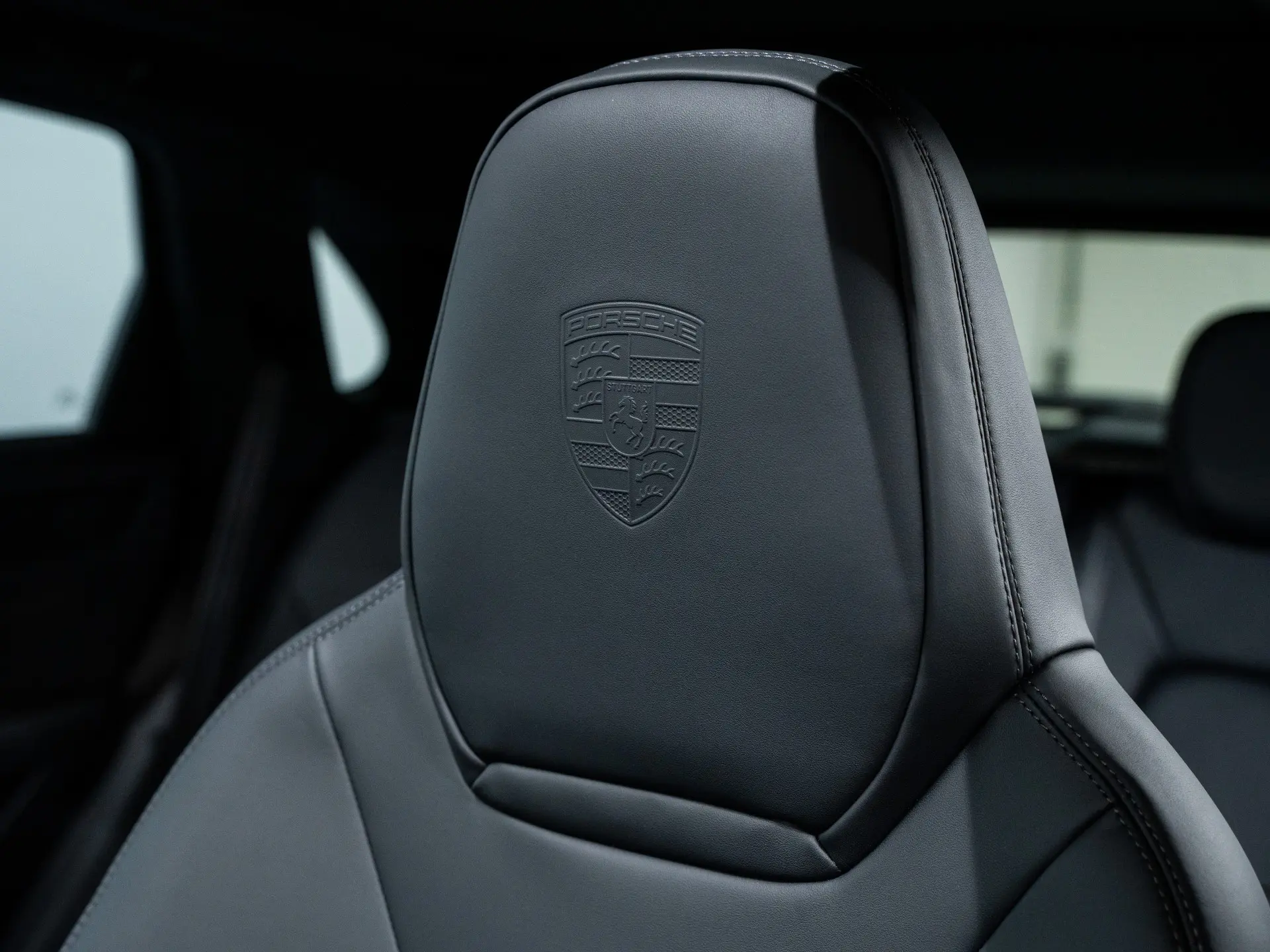 Cayenne E-Hybrid Black Edition