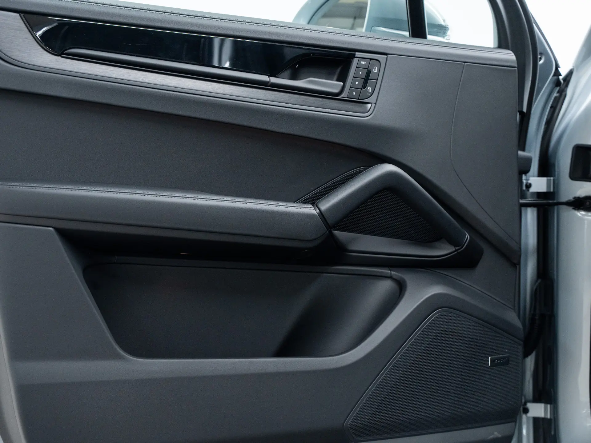 Cayenne E-Hybrid Black Edition