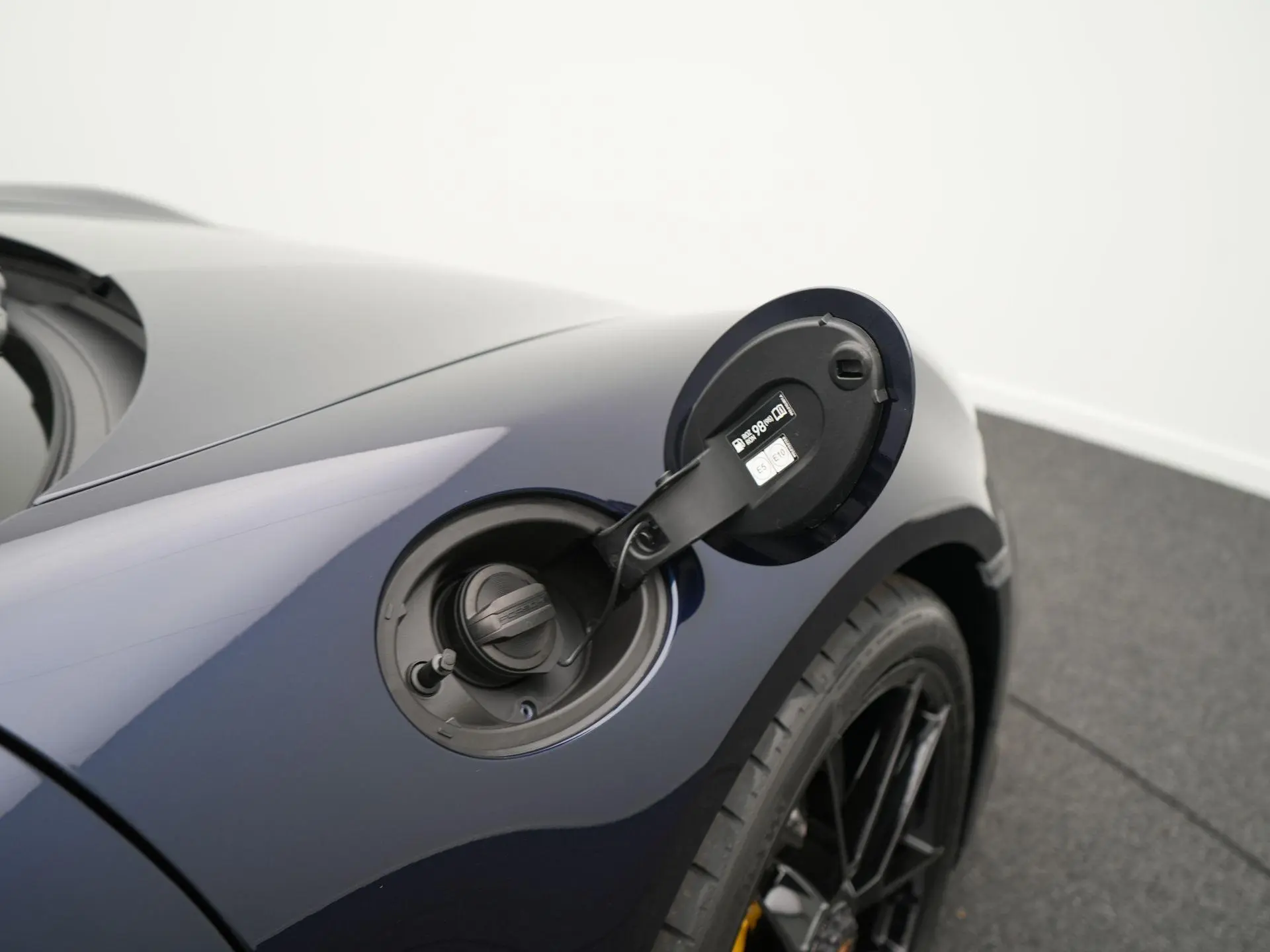 911 Carrera GTS - Paint to Sample