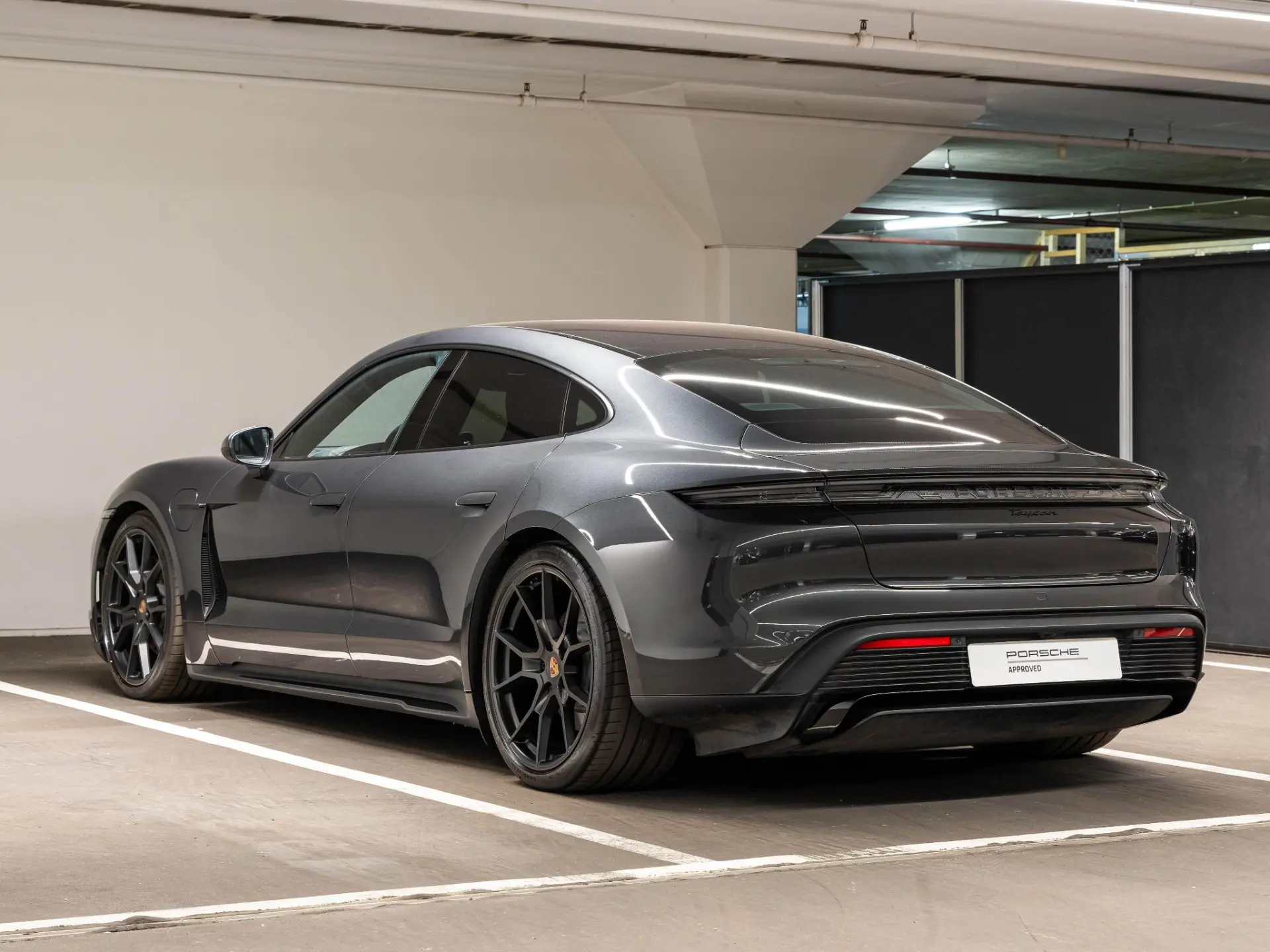 Taycan Black Edition 105 kWh