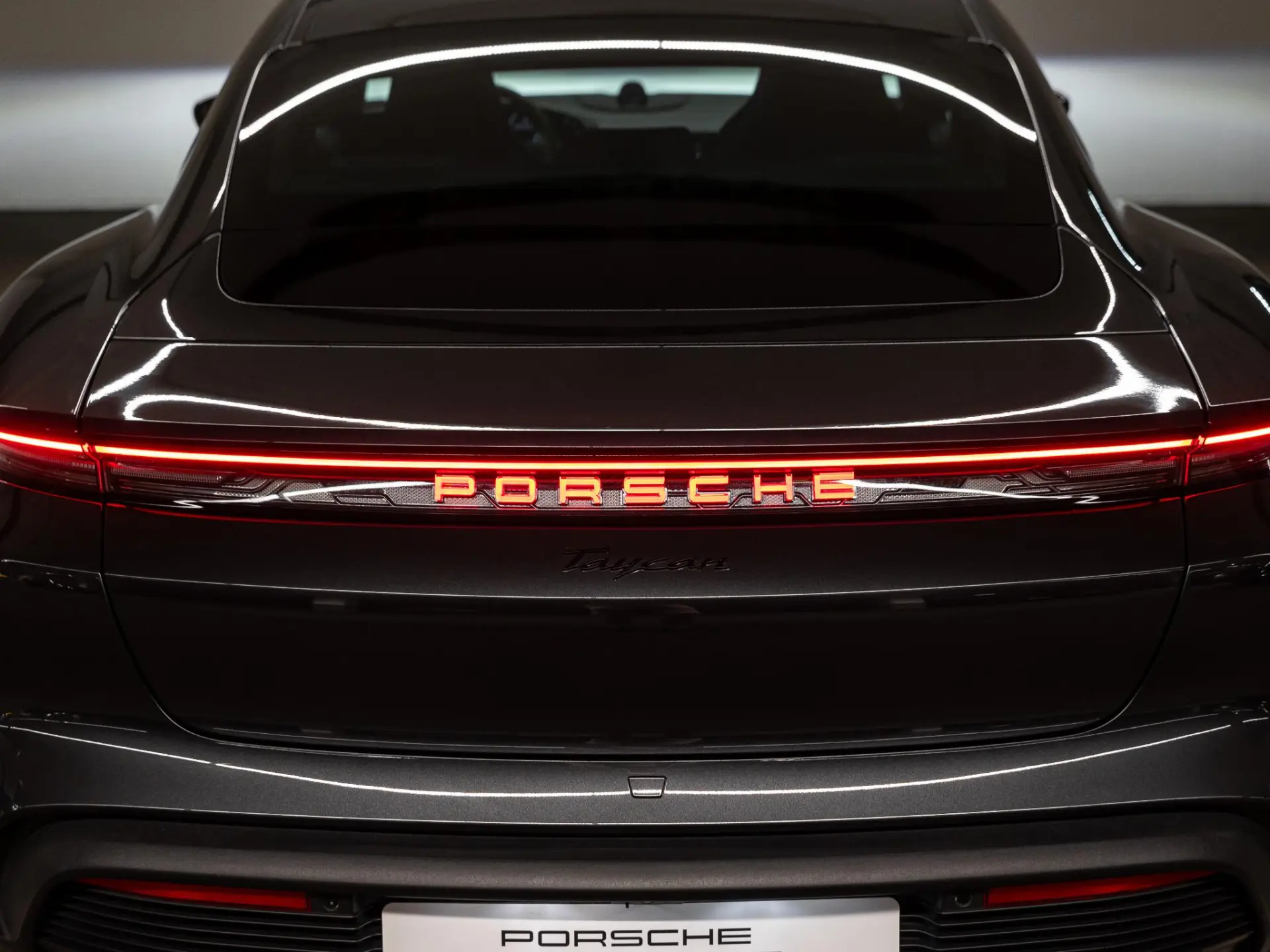 Taycan Black Edition 105 kWh