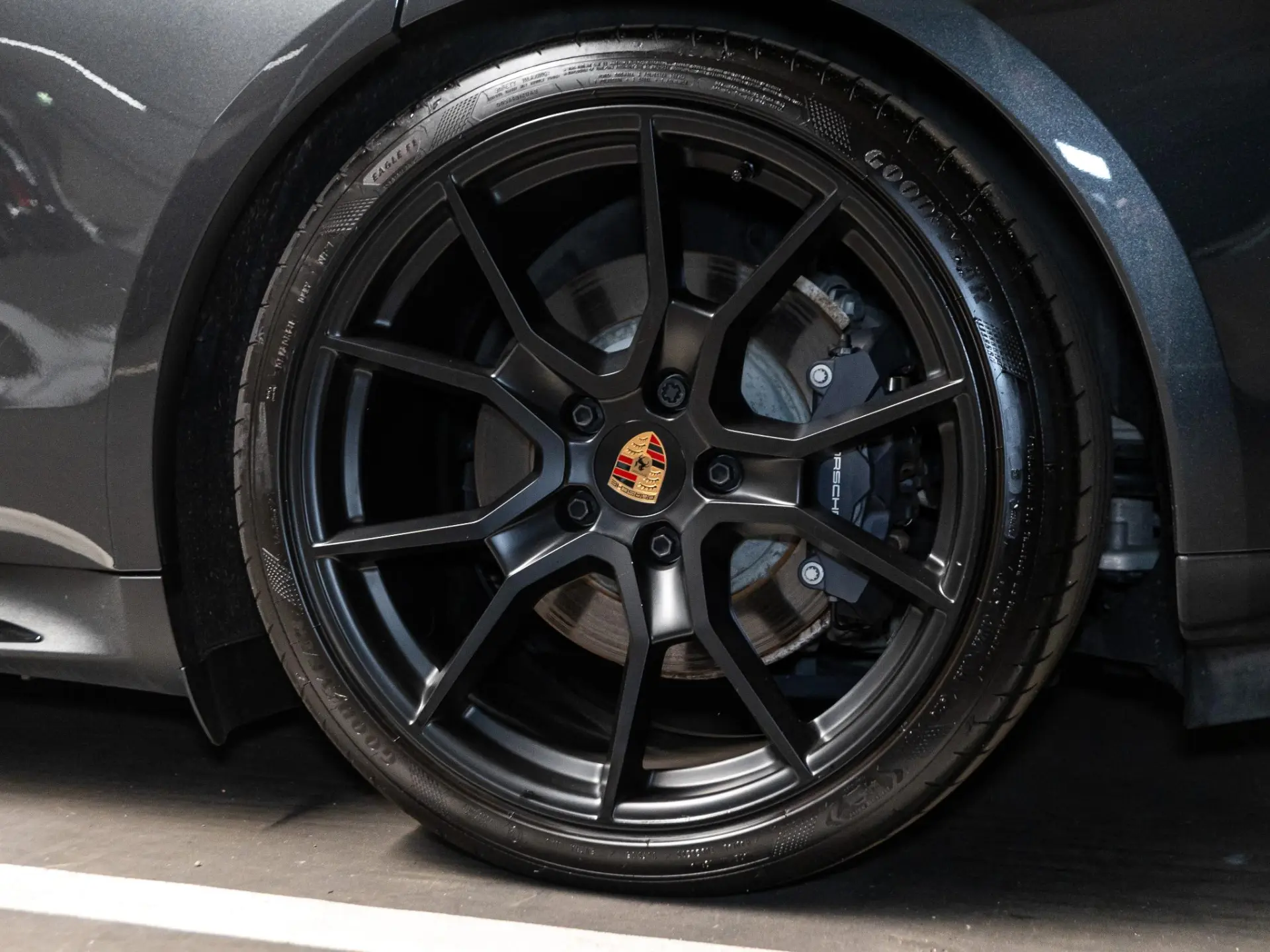 Taycan Black Edition 105 kWh