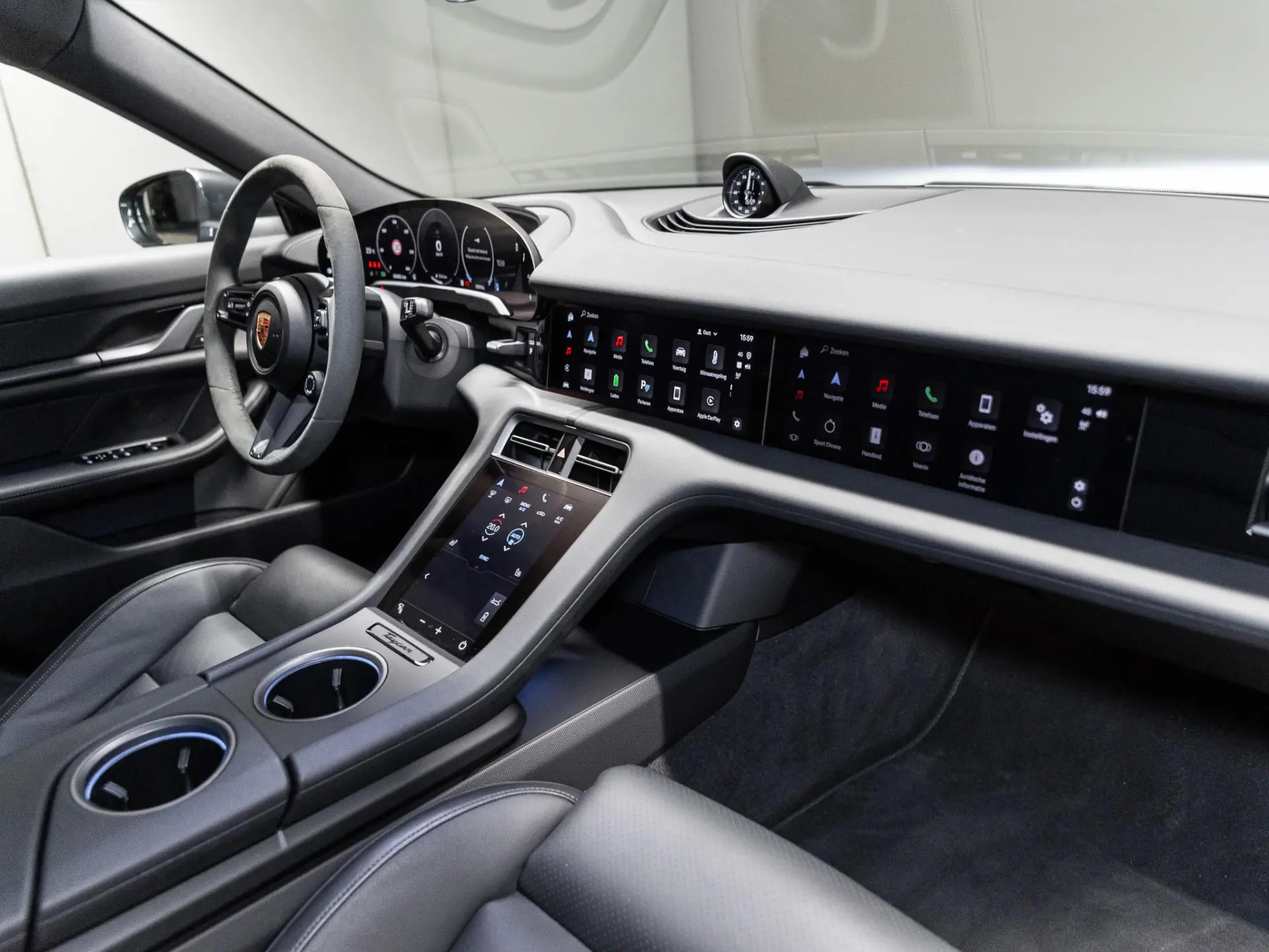 Taycan Black Edition 105 kWh
