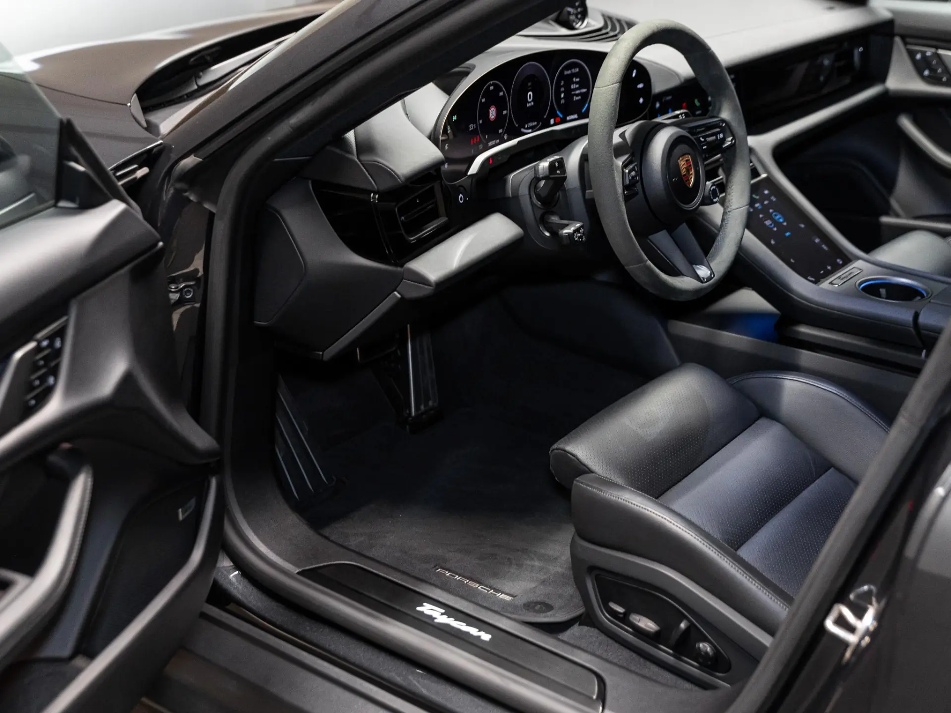 Taycan Black Edition 105 kWh