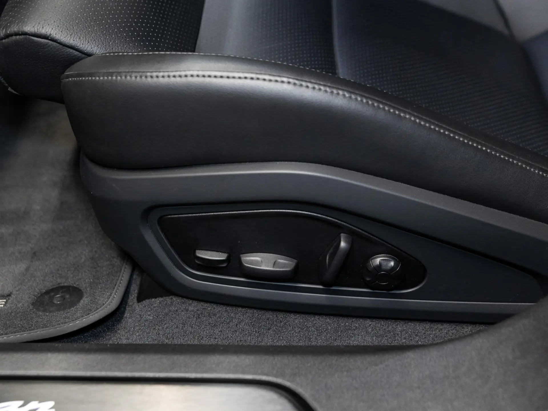 Taycan Black Edition 105 kWh