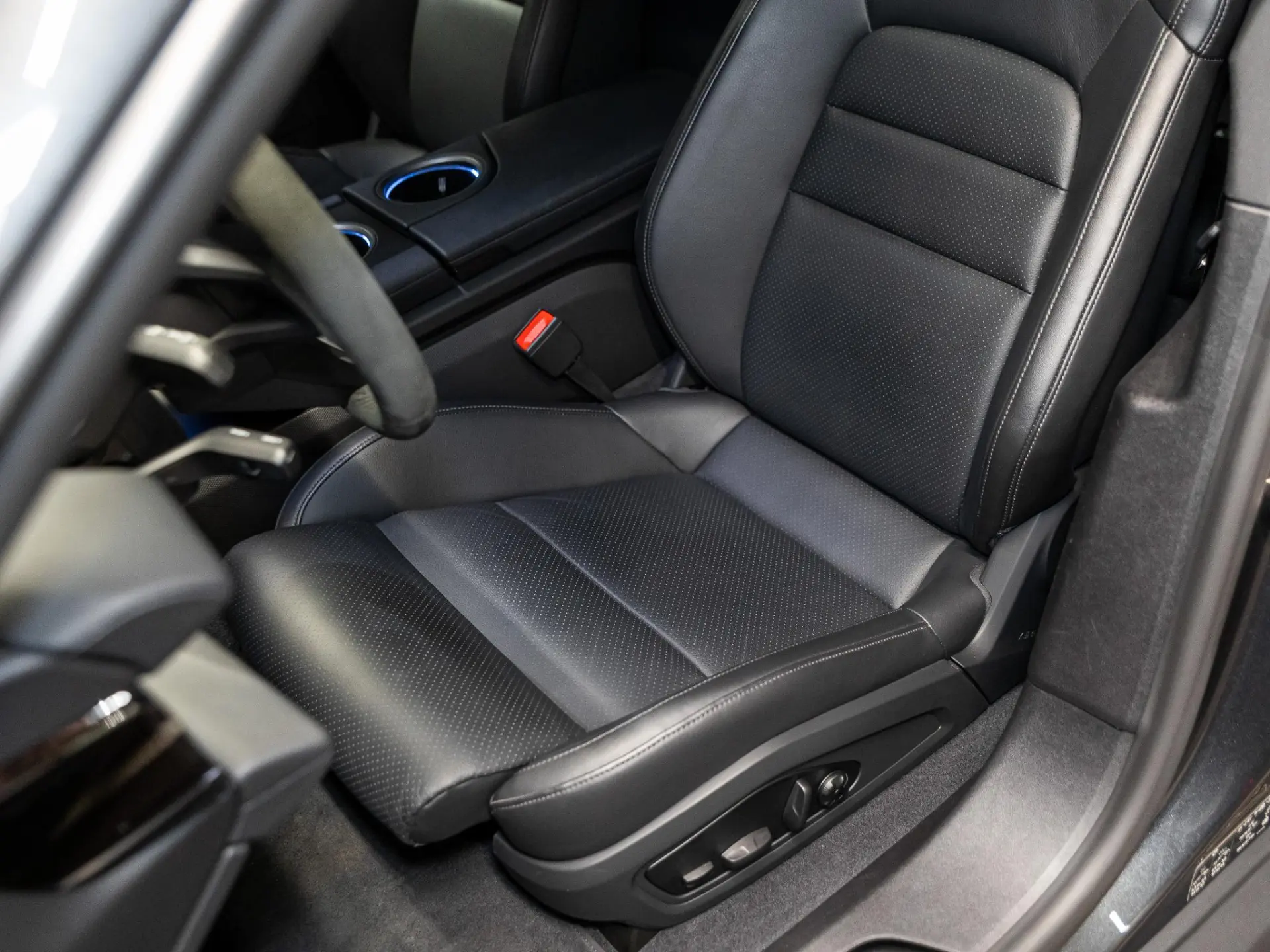 Taycan Black Edition 105 kWh