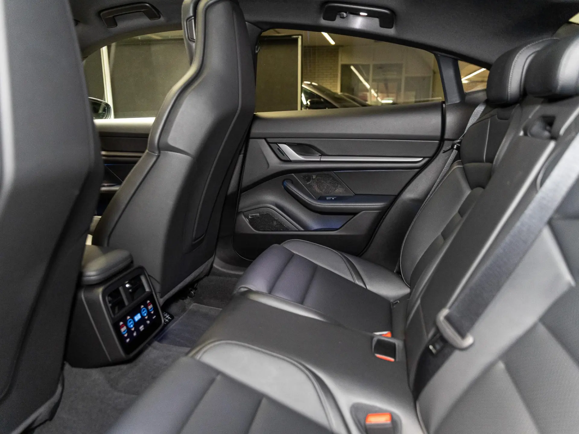 Taycan Black Edition 105 kWh