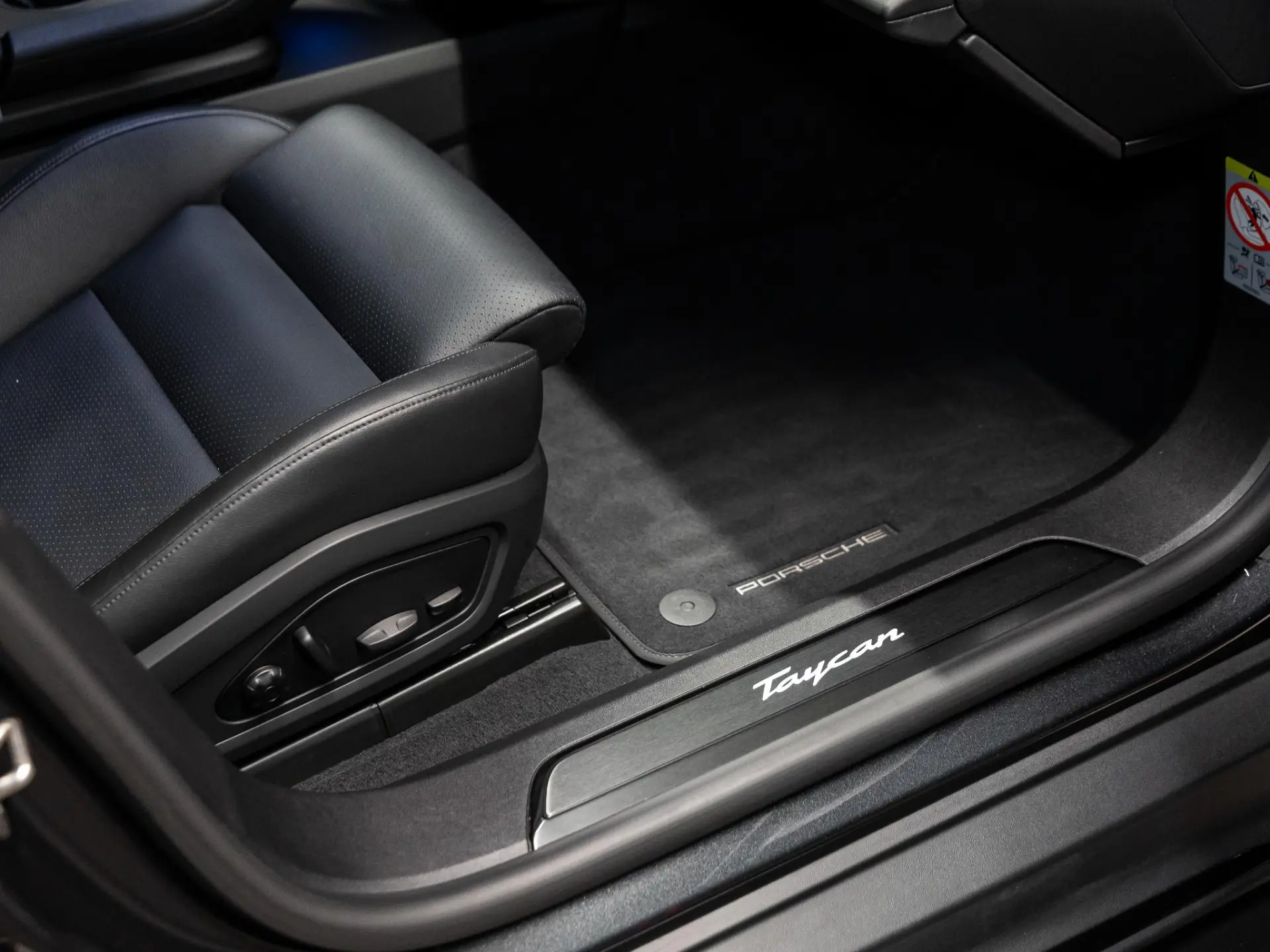 Taycan Black Edition 105 kWh
