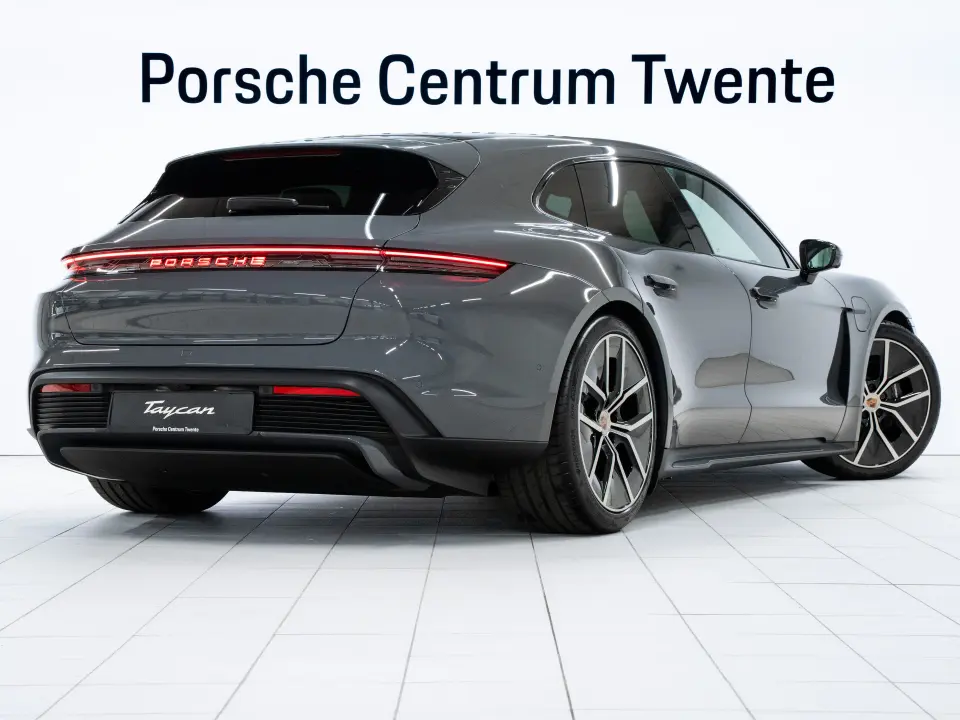 Porsche Taycan Sport Turismo Black Edition