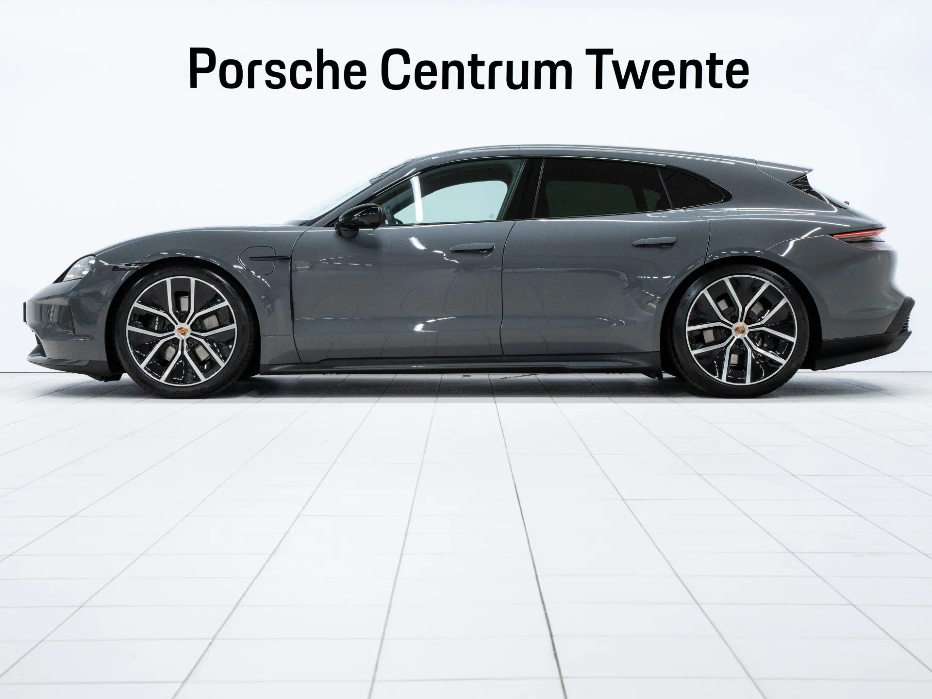 Taycan Sport Turismo Black Edition