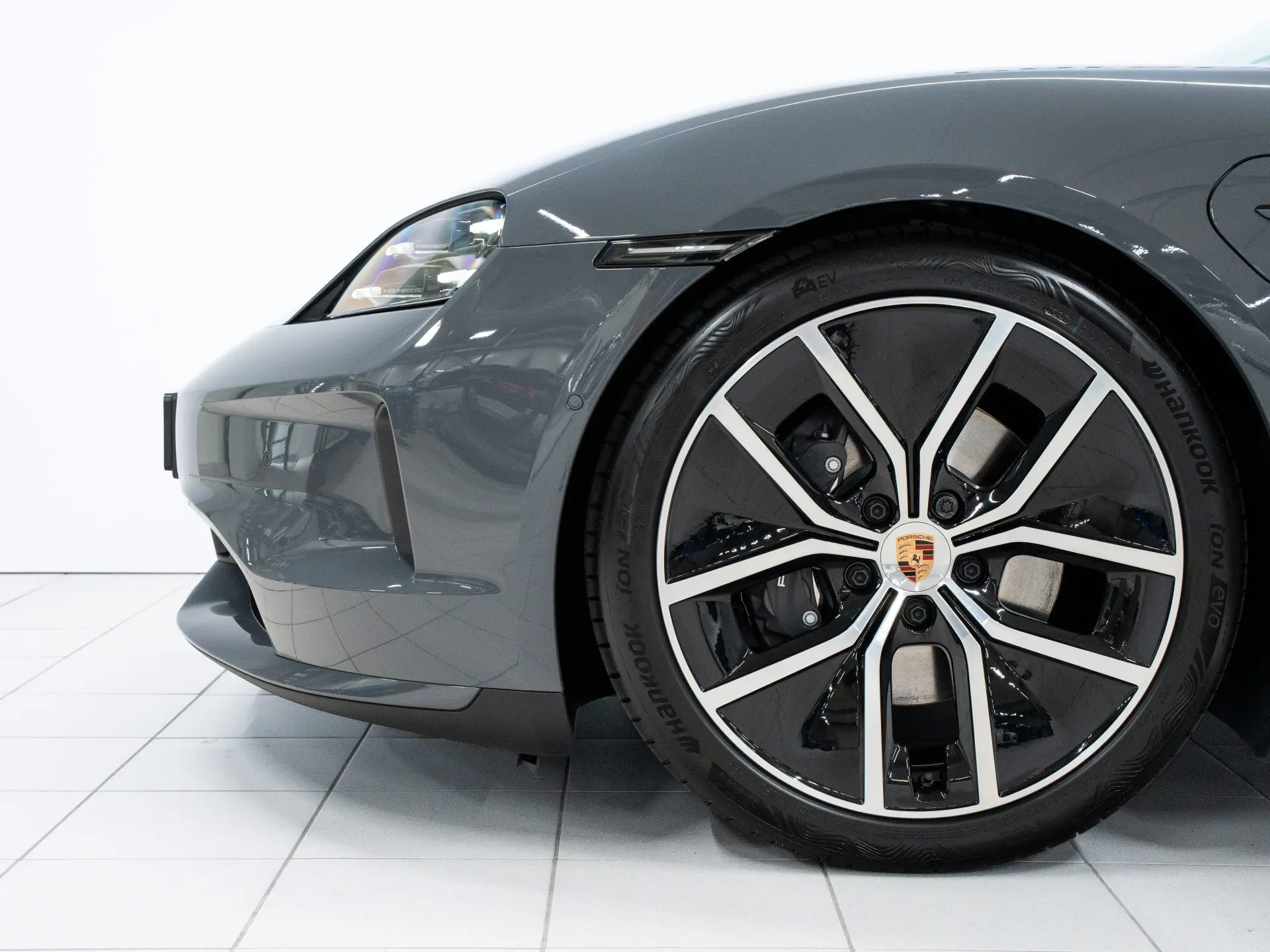 Taycan Sport Turismo Black Edition