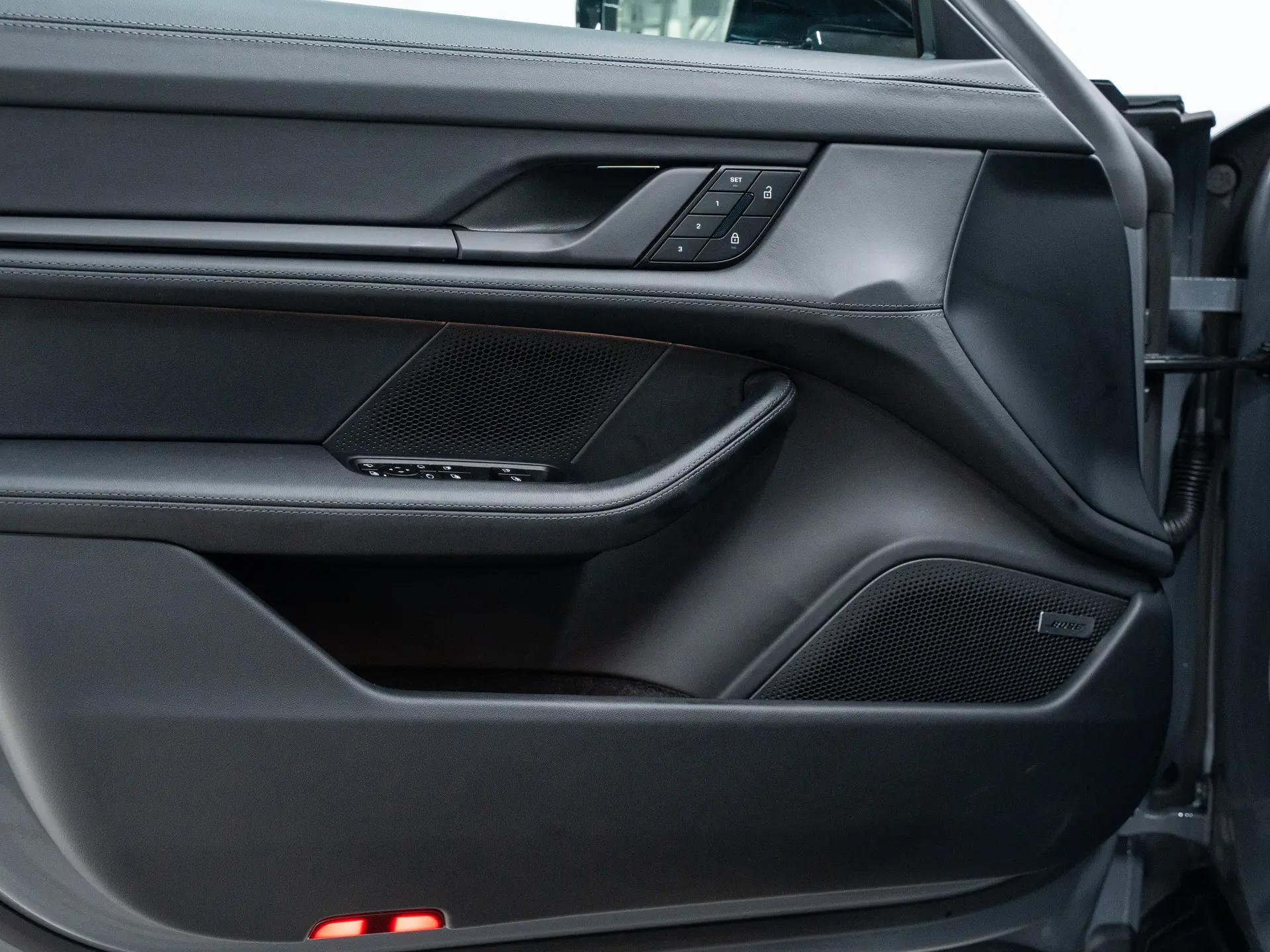 Taycan Sport Turismo Black Edition