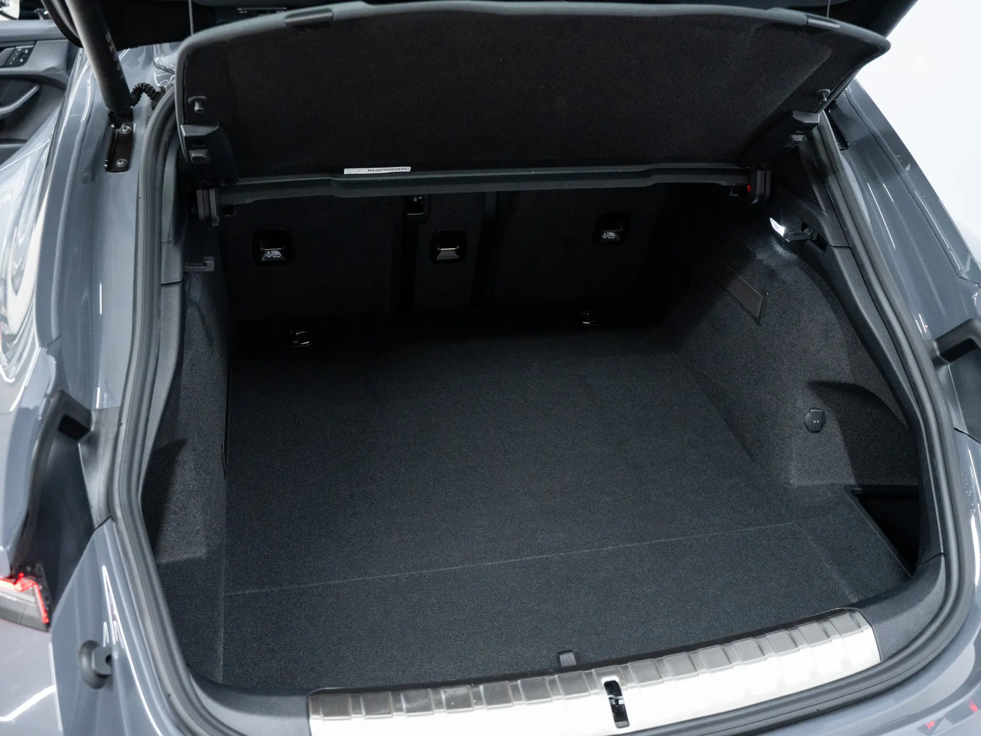 Taycan Sport Turismo Black Edition