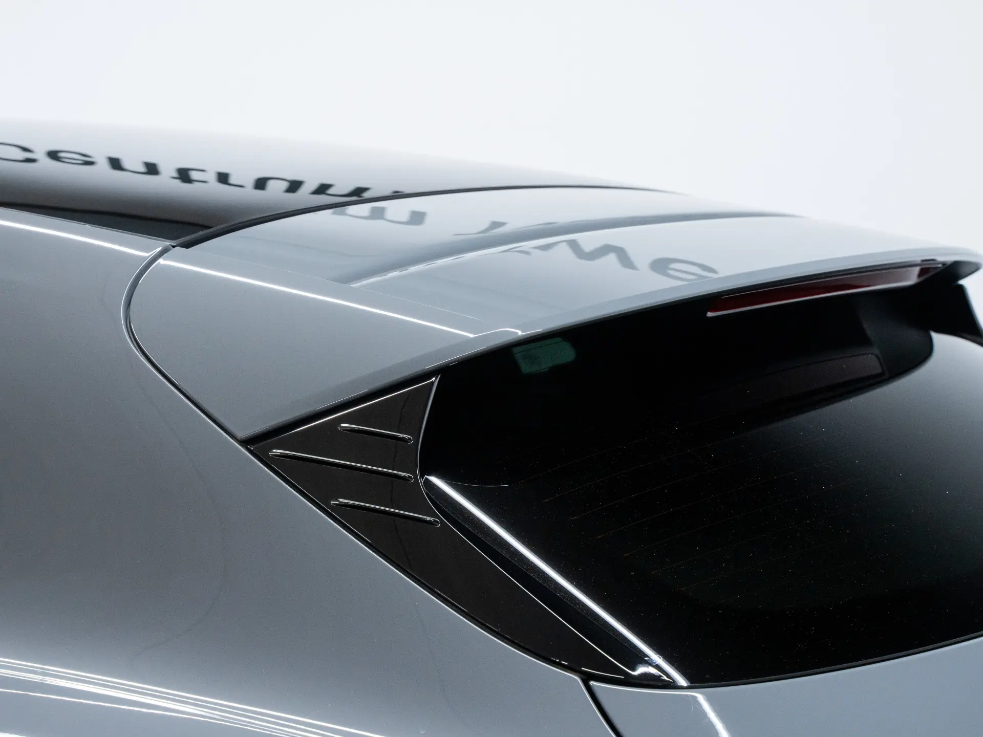 Taycan Sport Turismo Black Edition