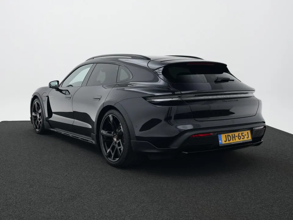 Porsche Taycan 4S Cross Turismo