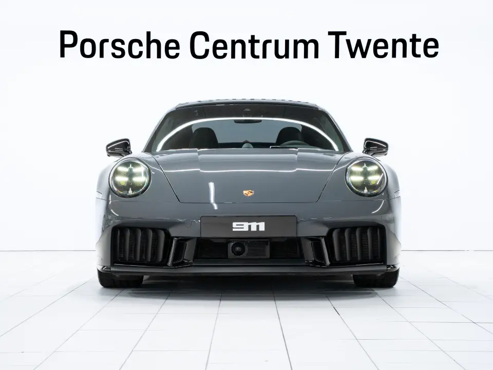 Porsche 911 Carrera 4 GTS