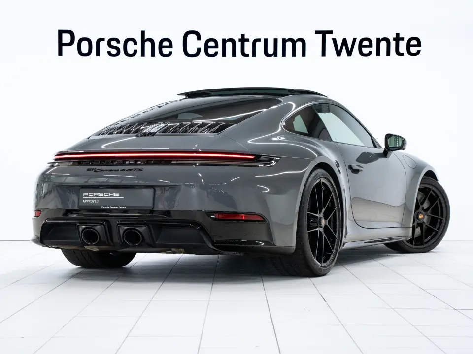Porsche 911 Carrera 4 GTS