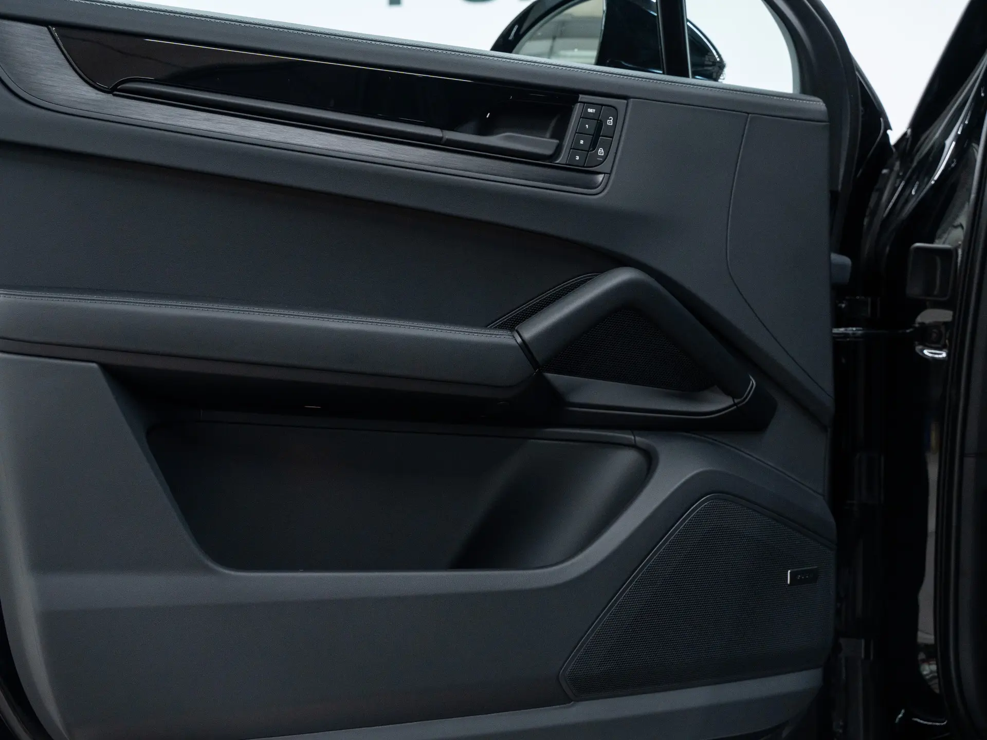 Cayenne E-Hybrid Black Edition Coupé