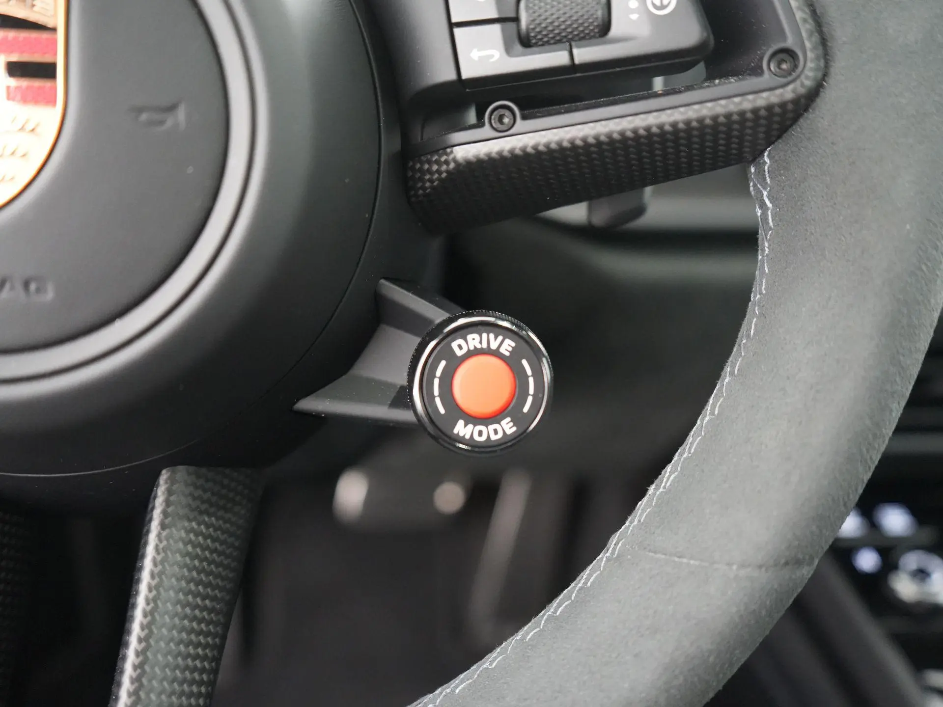 911 3.6 T-Hybrid Carrera 4 GTS