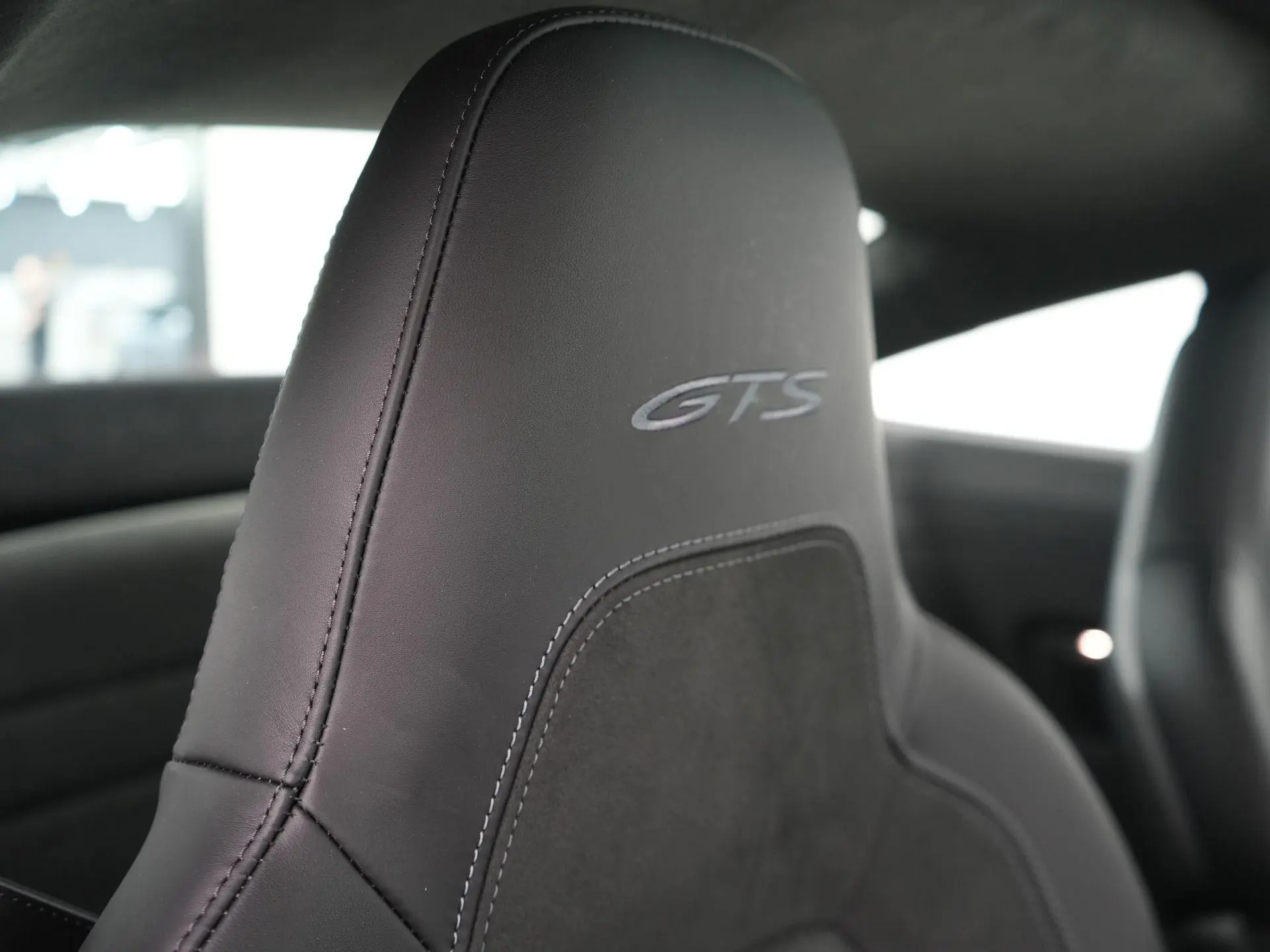 911 3.6 T-Hybrid Carrera 4 GTS