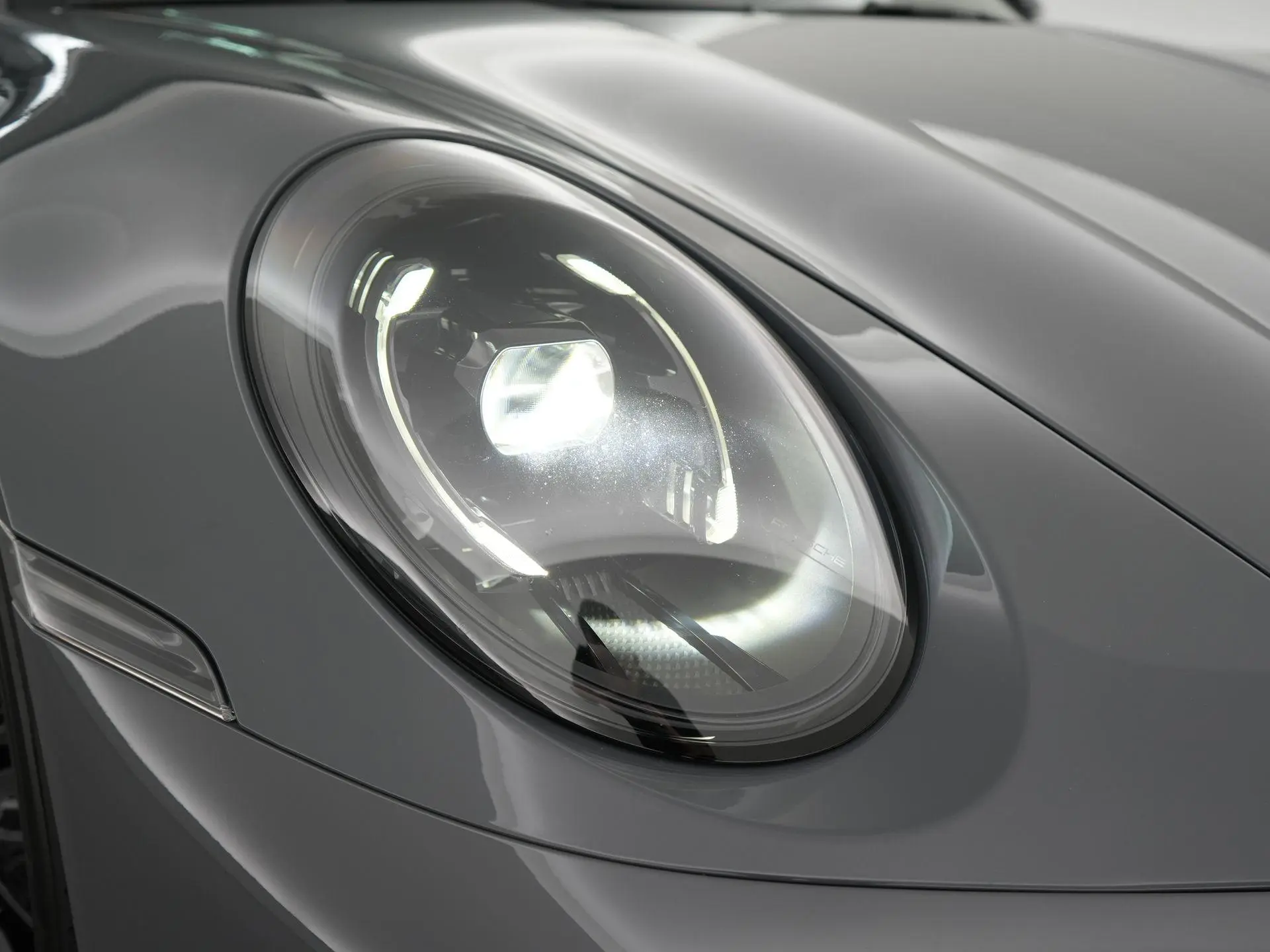 911 3.6 T-Hybrid Carrera 4 GTS