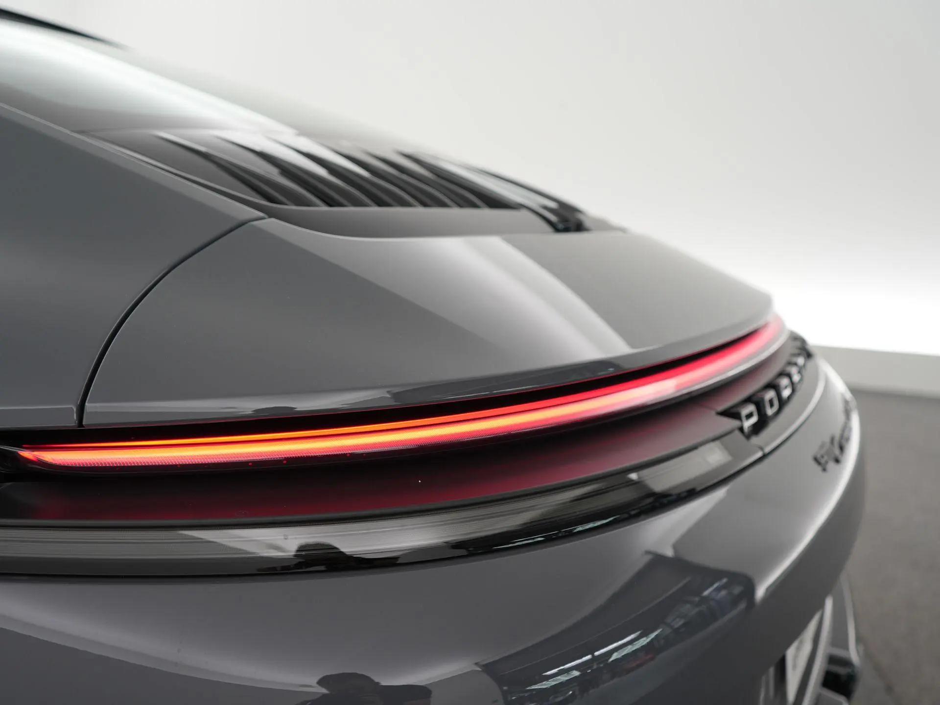 911 3.6 T-Hybrid Carrera 4 GTS