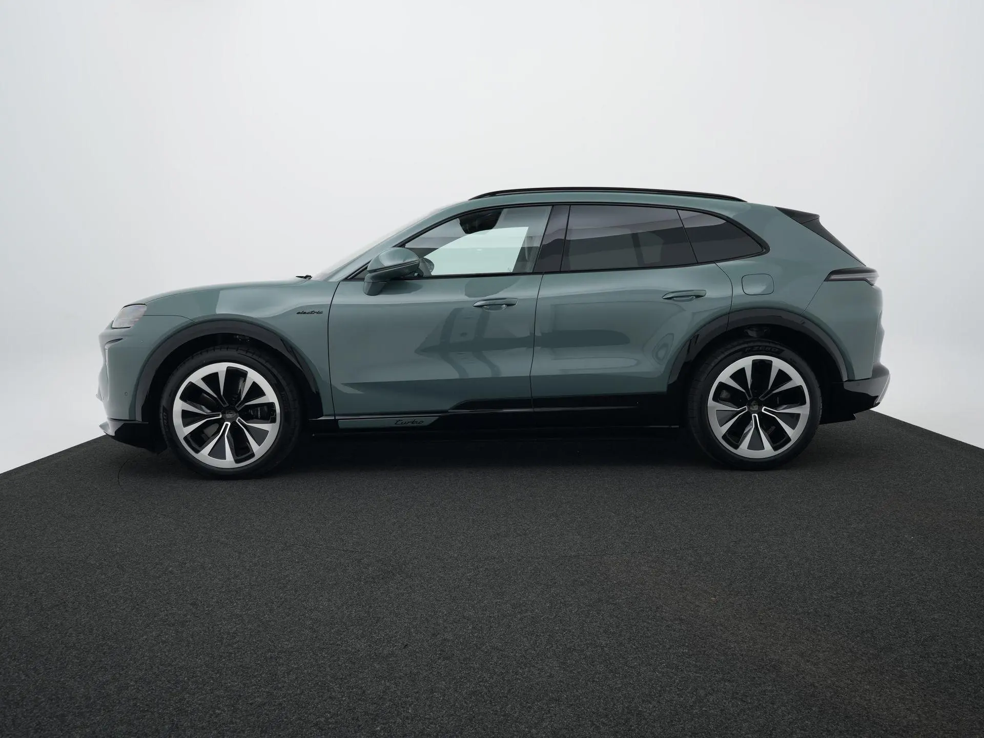 Cayenne Turbo Electric