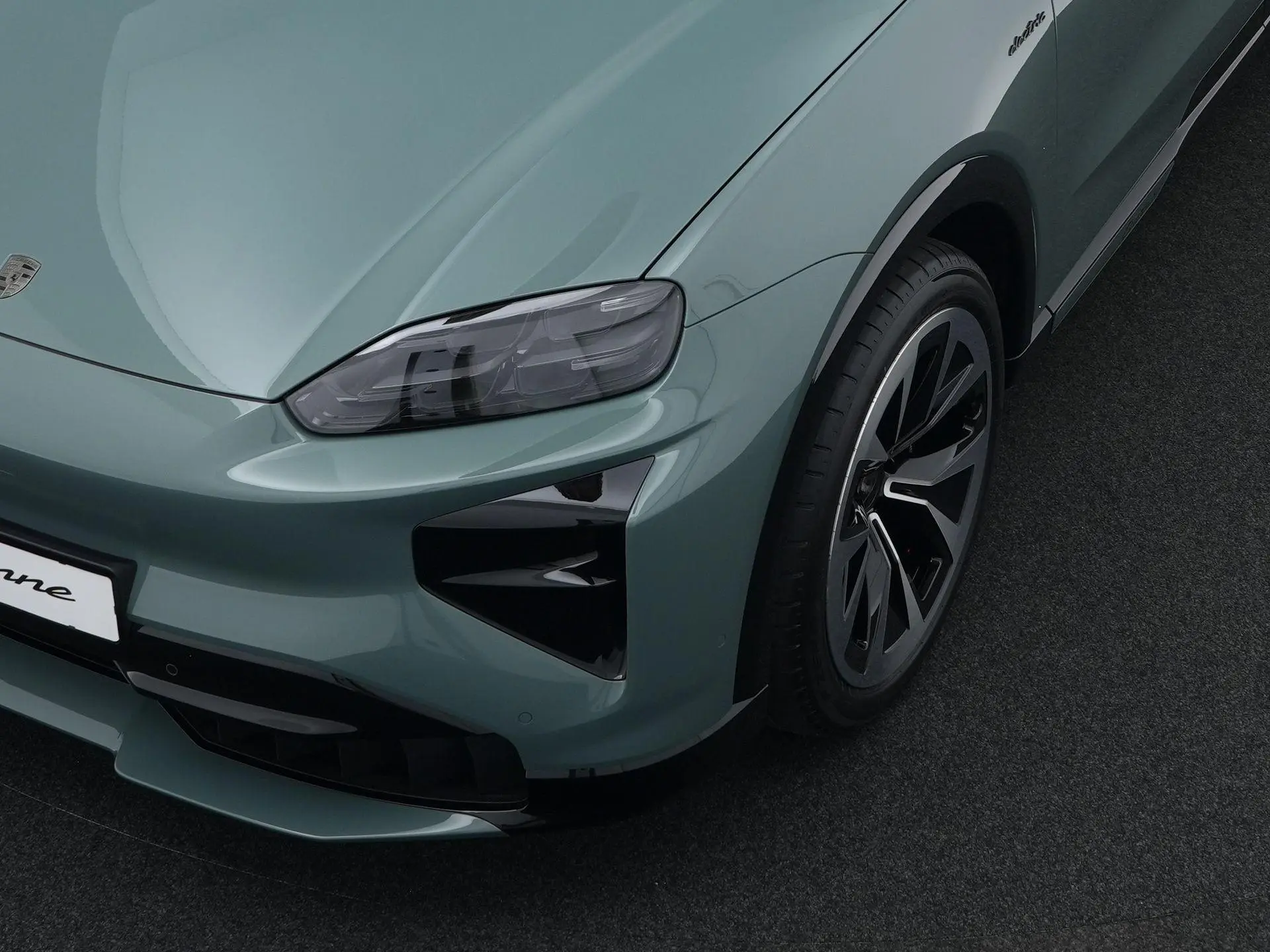 Cayenne Turbo Electric